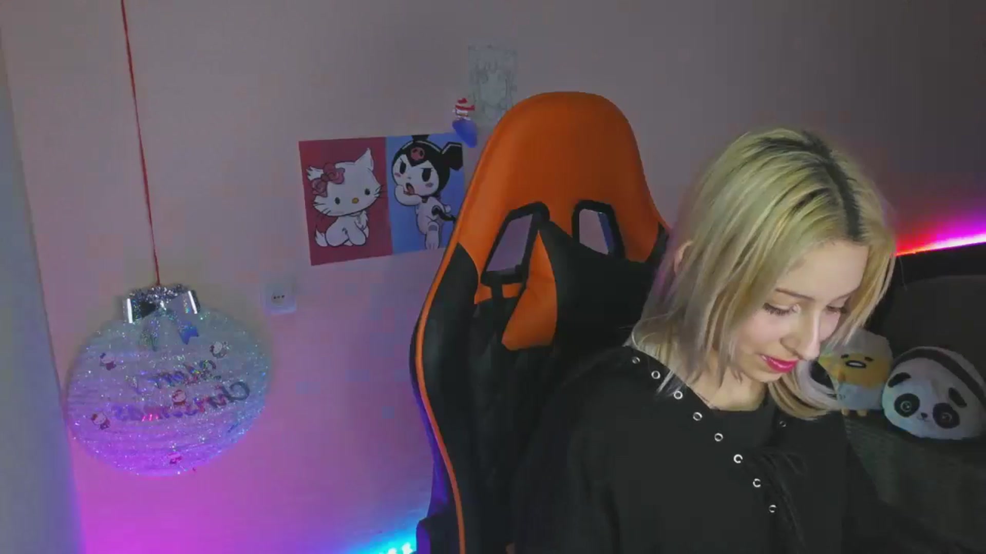 Gallery image thumbnail from PureBlush_xo's myfreecams stream on, 01/01/2026, 02:06 image 9 of 20