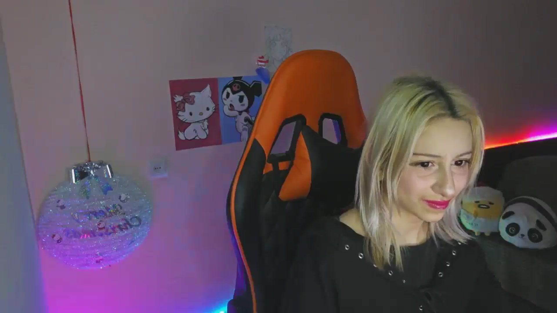 Gallery image thumbnail from PureBlush_xo's myfreecams stream on, 01/01/2026, 02:06 image 6 of 20
