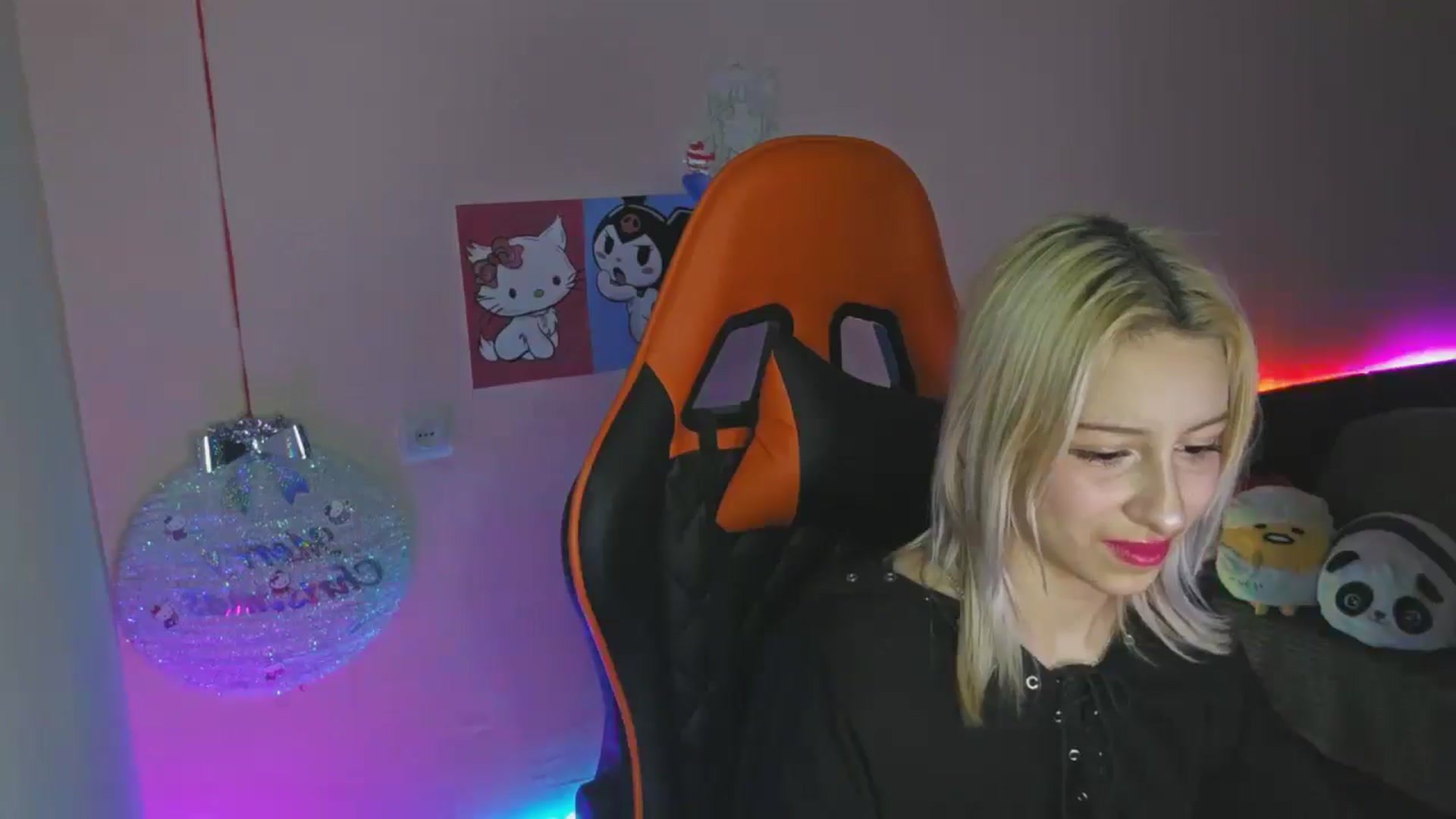 Gallery image thumbnail from PureBlush_xo's myfreecams stream on, 01/01/2026, 02:06 image 19 of 20