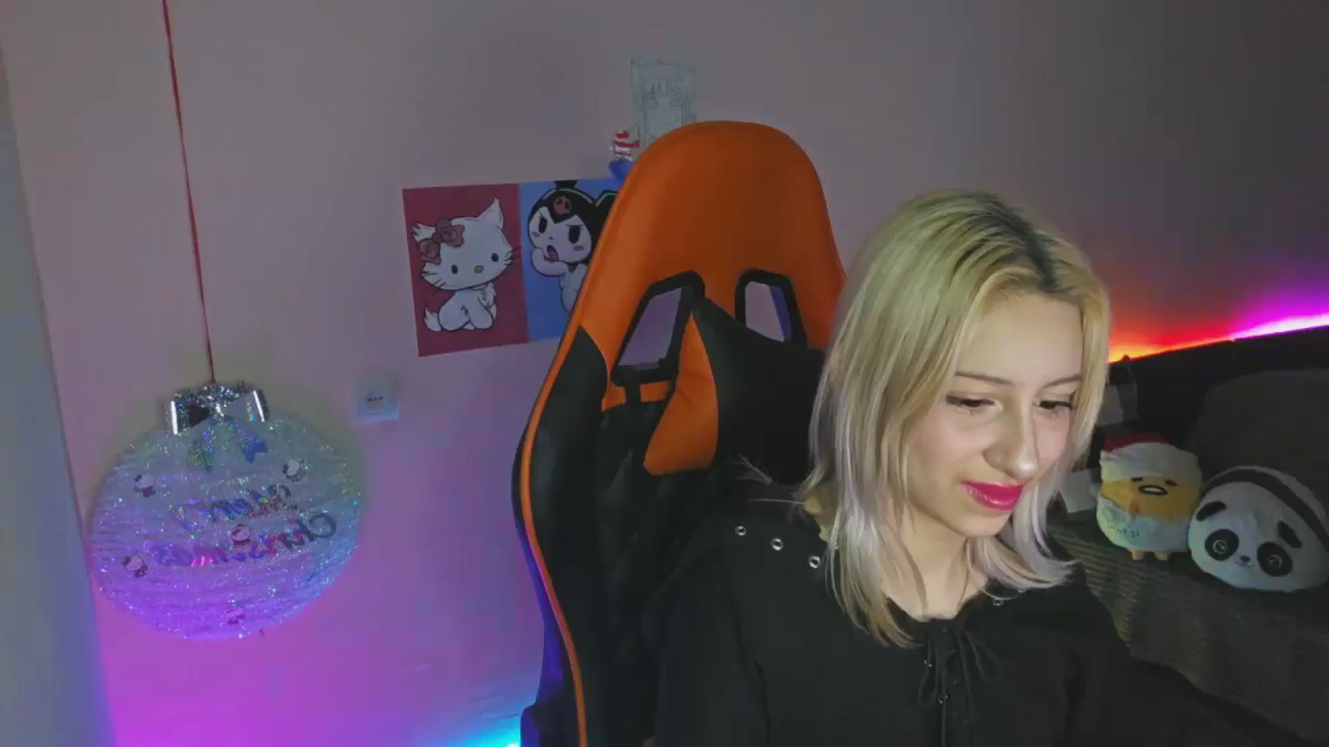 Gallery image thumbnail from PureBlush_xo's myfreecams stream on, 01/01/2026, 02:06 image 14 of 20
