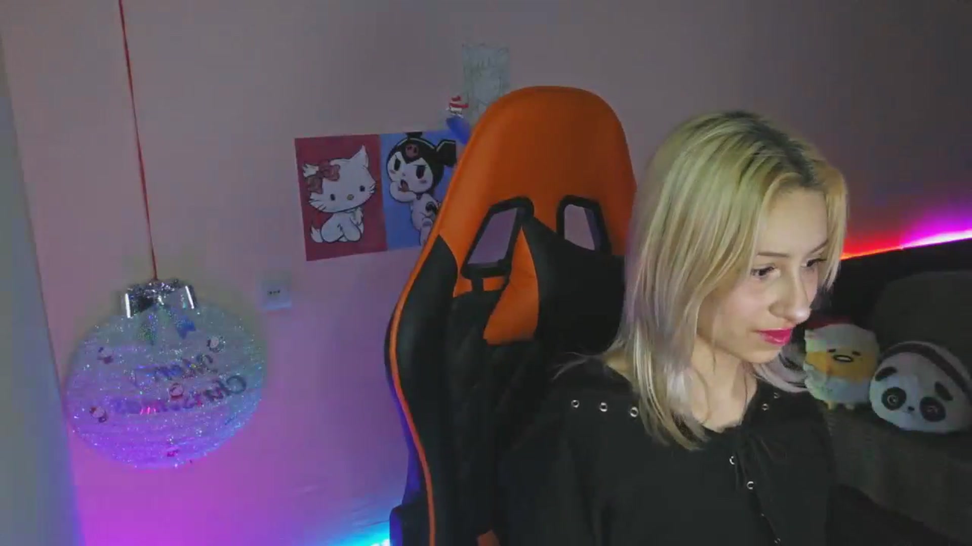 Gallery image thumbnail from PureBlush_xo's myfreecams stream on, 01/01/2026, 02:06 image 12 of 20
