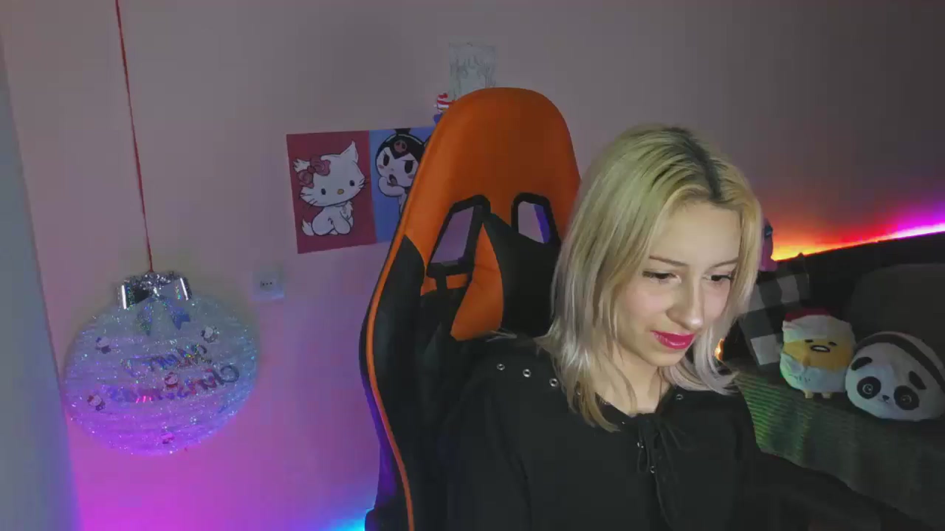 Gallery image thumbnail from PureBlush_xo's myfreecams stream on, 01/01/2026, 02:06 image 13 of 20