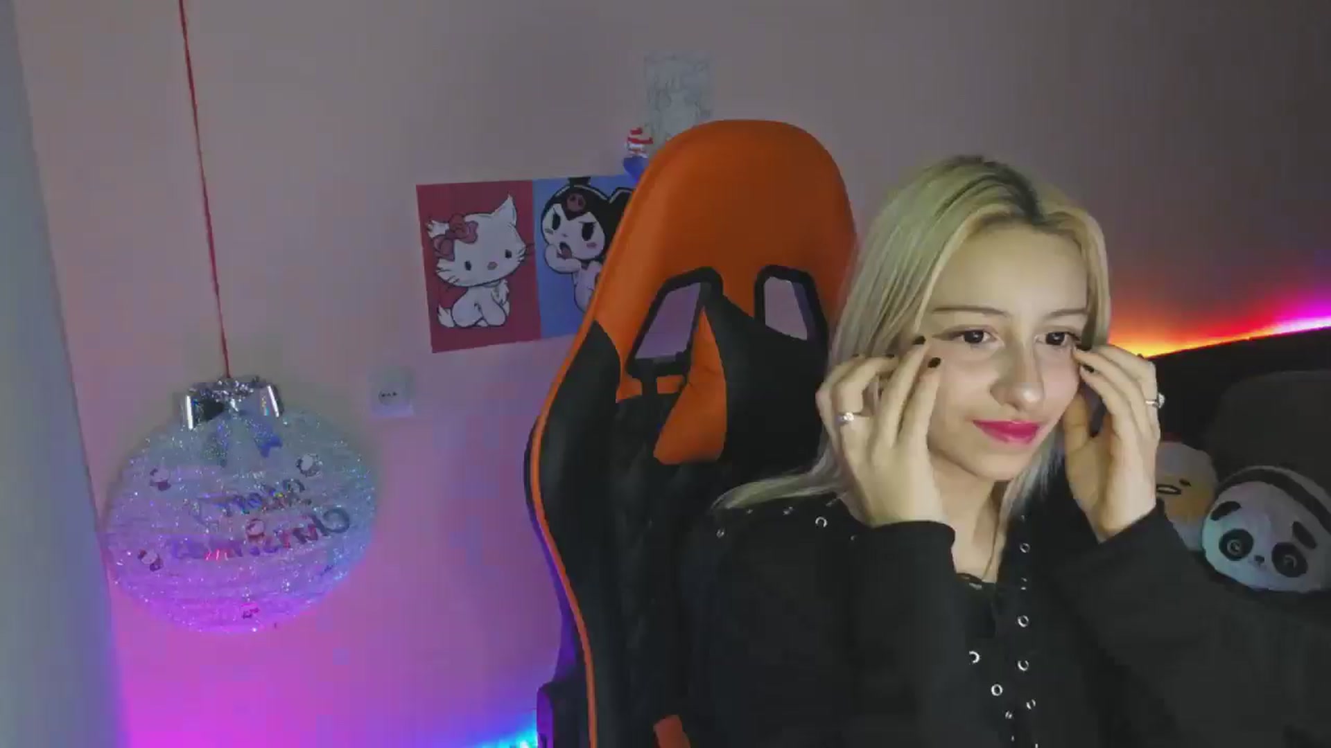 Gallery image thumbnail from PureBlush_xo's myfreecams stream on, 01/01/2026, 03:27 image 14 of 20