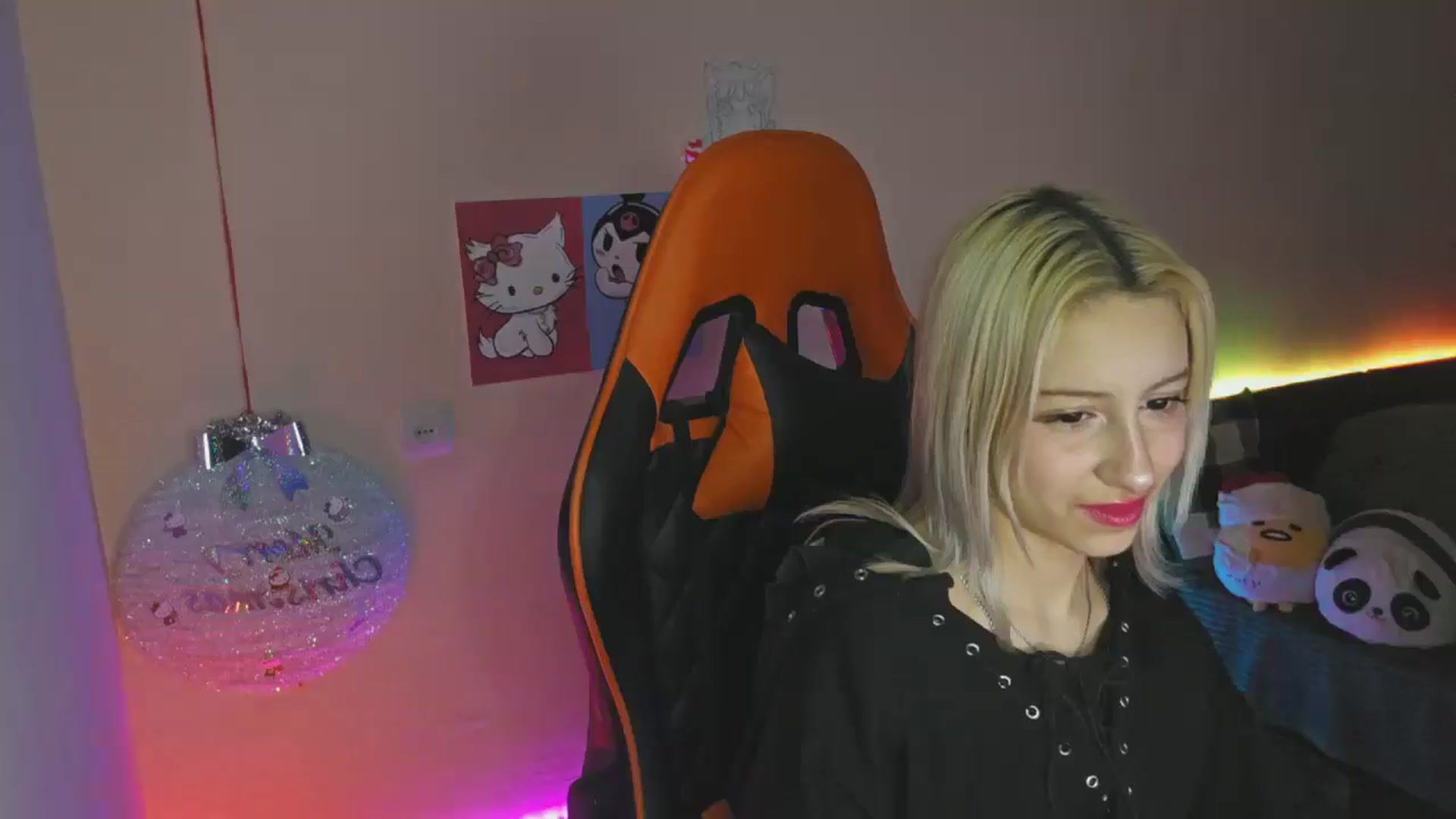 Gallery image thumbnail from PureBlush_xo's myfreecams stream on, 01/01/2026, 03:27 image 20 of 20