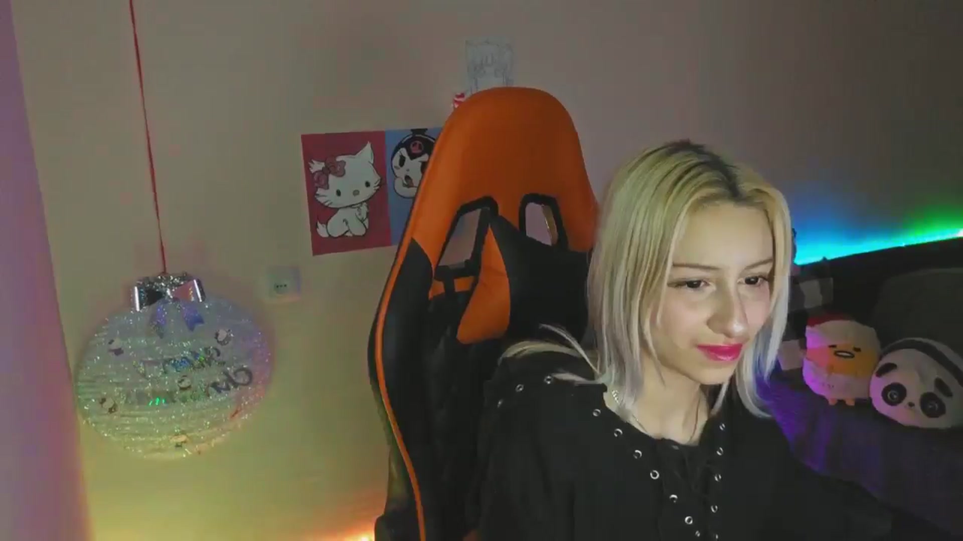 Gallery image thumbnail from PureBlush_xo's myfreecams stream on, 01/01/2026, 03:27 image 18 of 20