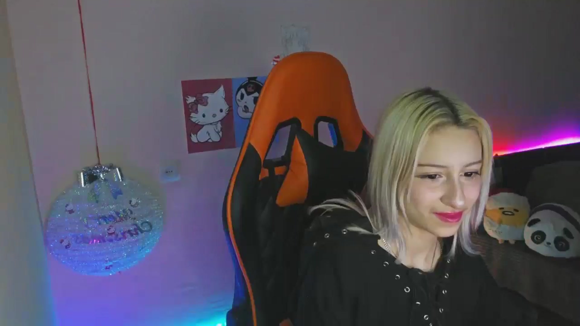 Gallery image thumbnail from PureBlush_xo's myfreecams stream on, 01/01/2026, 03:27 image 19 of 20