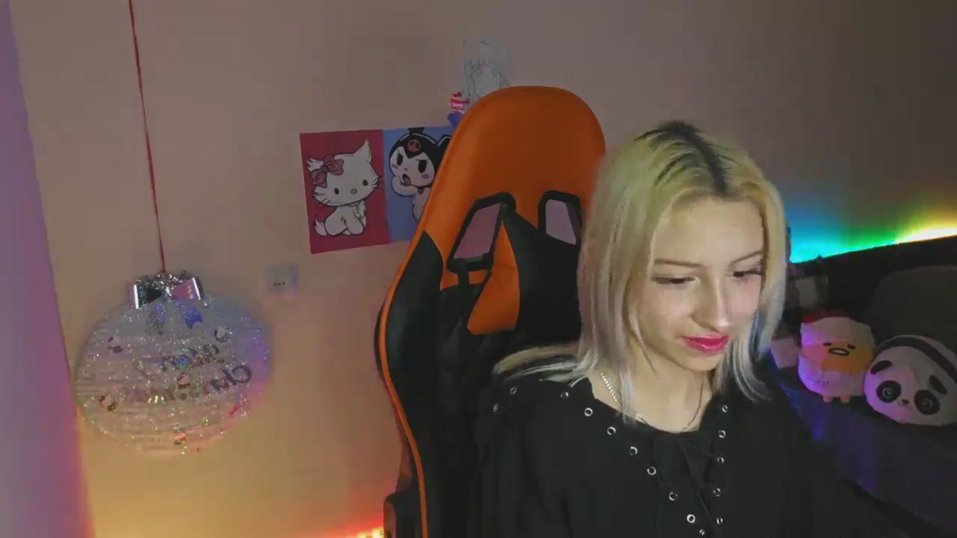 Gallery image thumbnail from PureBlush_xo's myfreecams stream on, 01/01/2026, 03:27 image 15 of 20