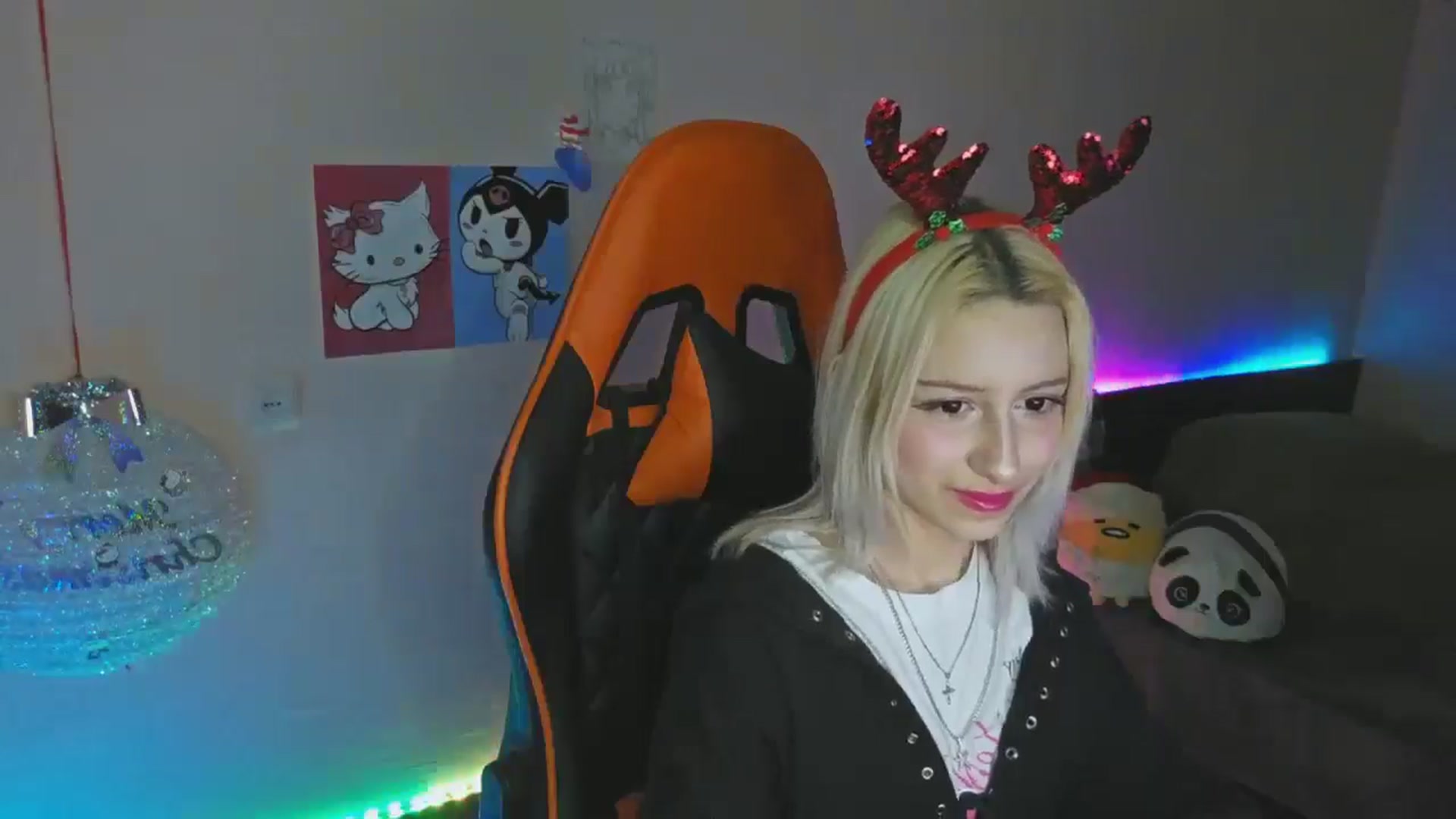 Gallery image thumbnail from PureBlush_xo's myfreecams stream on, 01/02/2026, 24:38 image 13 of 20