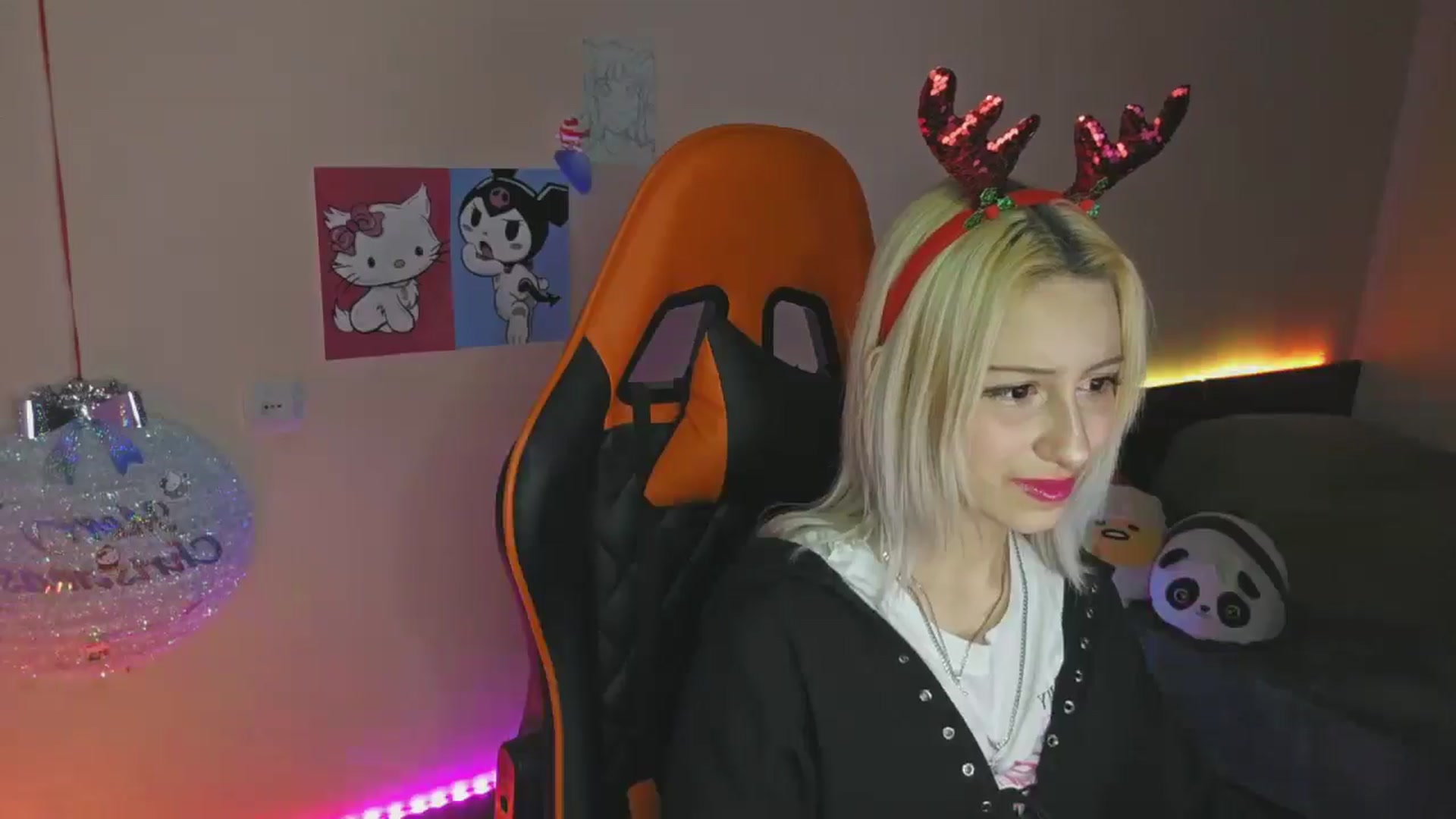 Gallery image thumbnail from PureBlush_xo's myfreecams stream on, 01/02/2026, 24:38 image 8 of 20