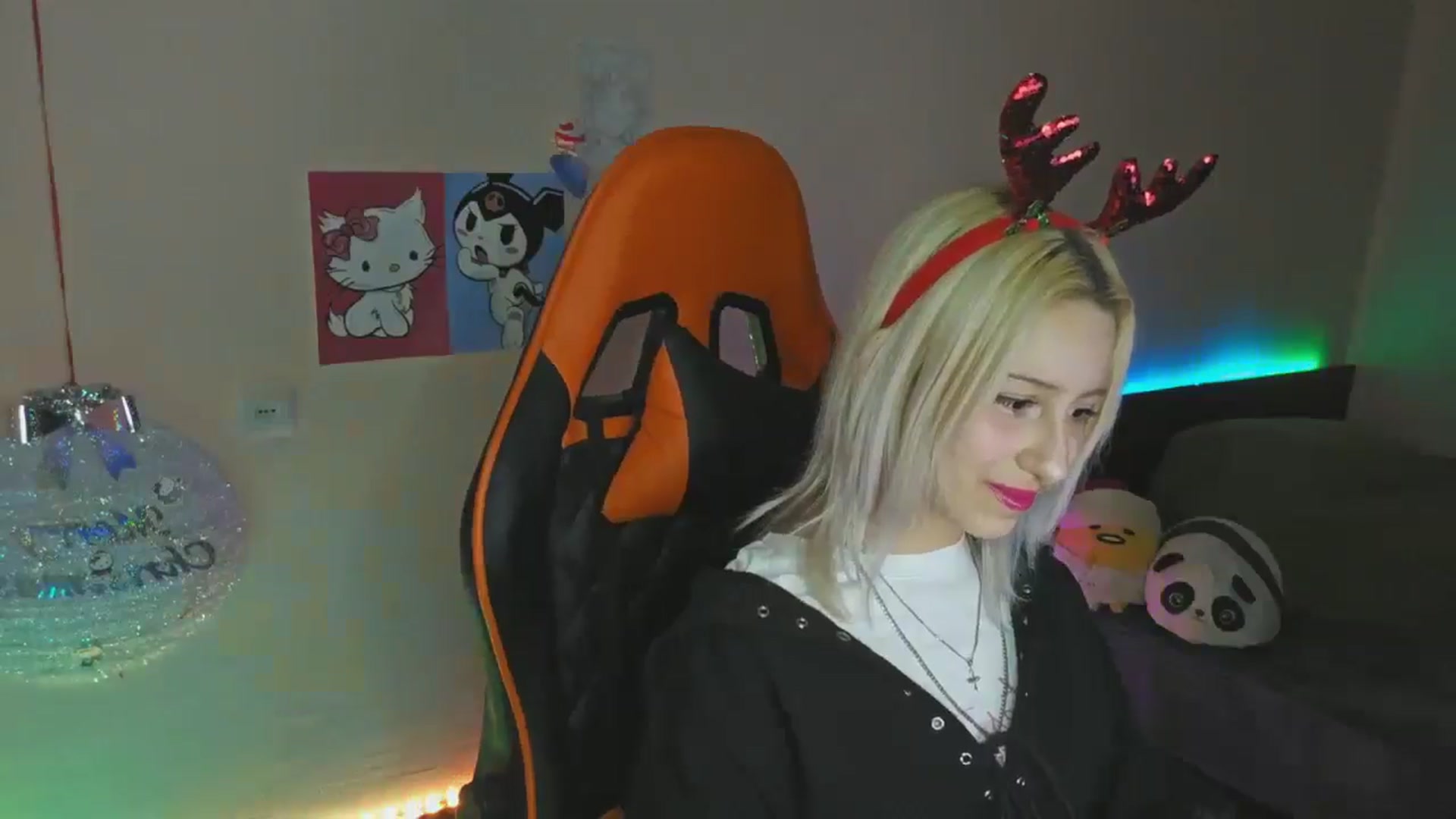 Gallery image thumbnail from PureBlush_xo's myfreecams stream on, 01/02/2026, 24:38 image 2 of 20