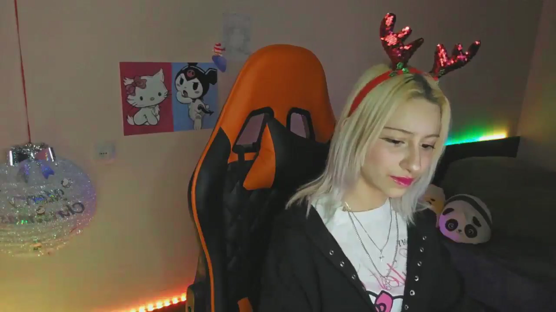 Gallery image thumbnail from PureBlush_xo's myfreecams stream on, 01/02/2026, 24:38 image 19 of 20