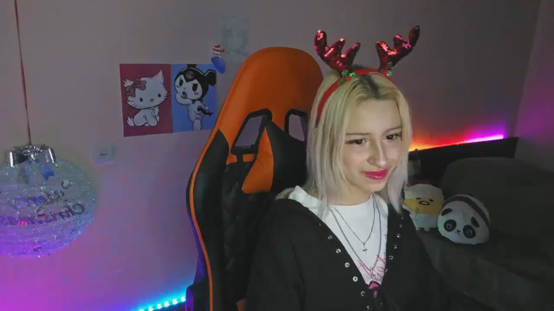 Gallery image thumbnail from PureBlush_xo's myfreecams stream on, 01/02/2026, 24:38 image 7 of 20