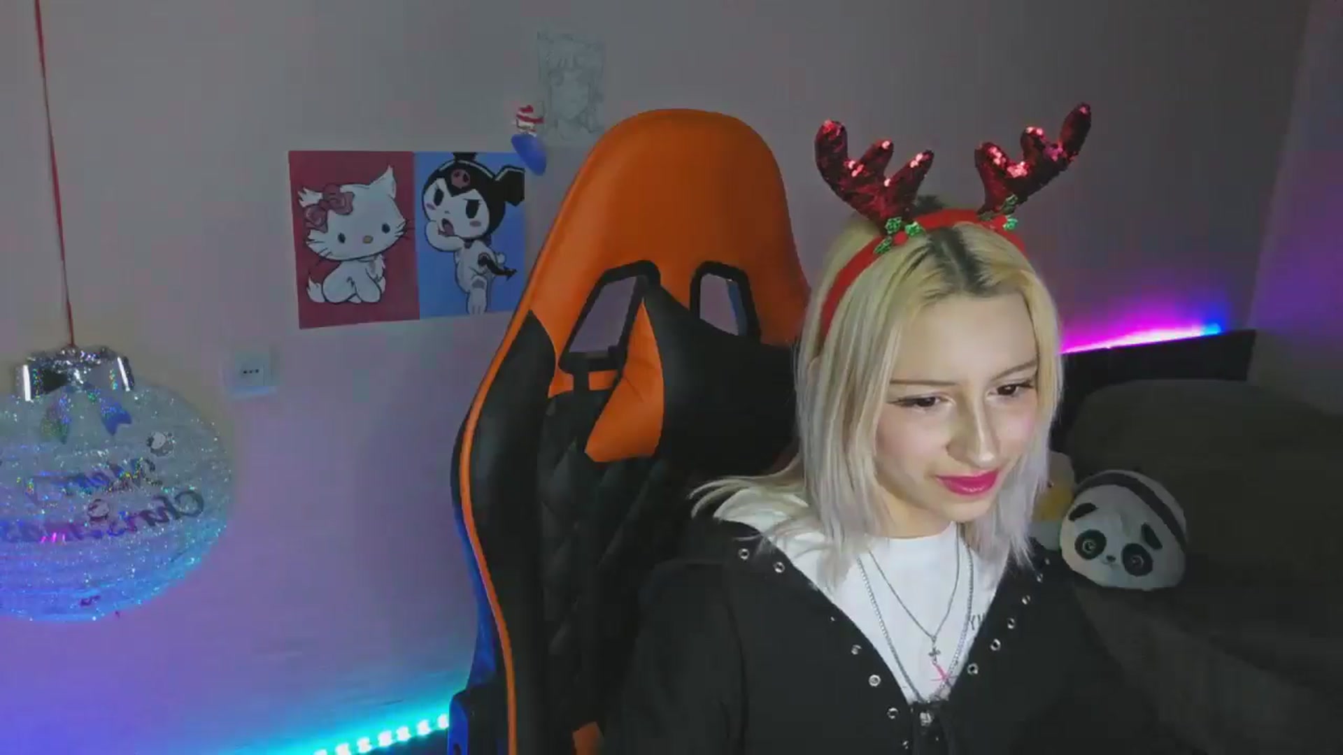 Gallery image thumbnail from PureBlush_xo's myfreecams stream on, 01/02/2026, 24:38 image 17 of 20