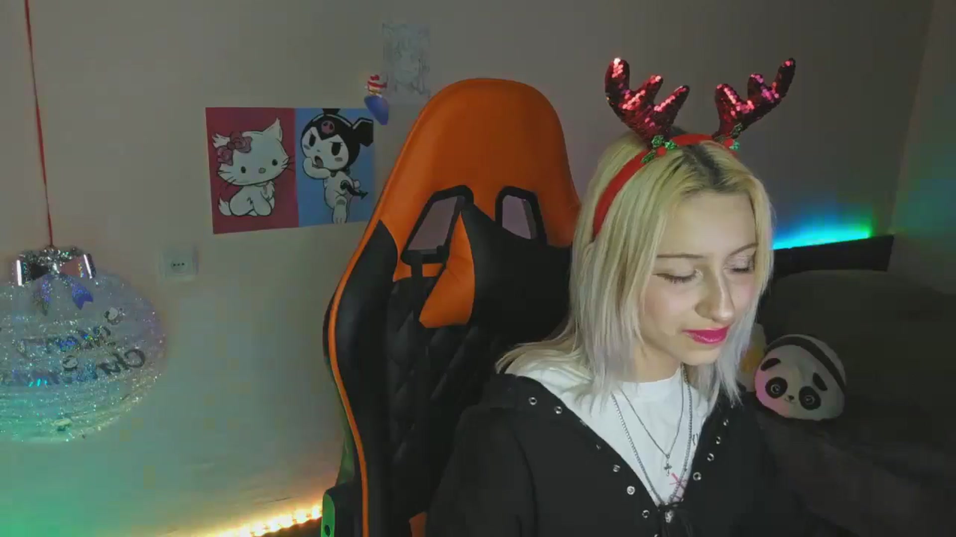 Gallery image thumbnail from PureBlush_xo's myfreecams stream on, 01/02/2026, 24:38 image 16 of 20