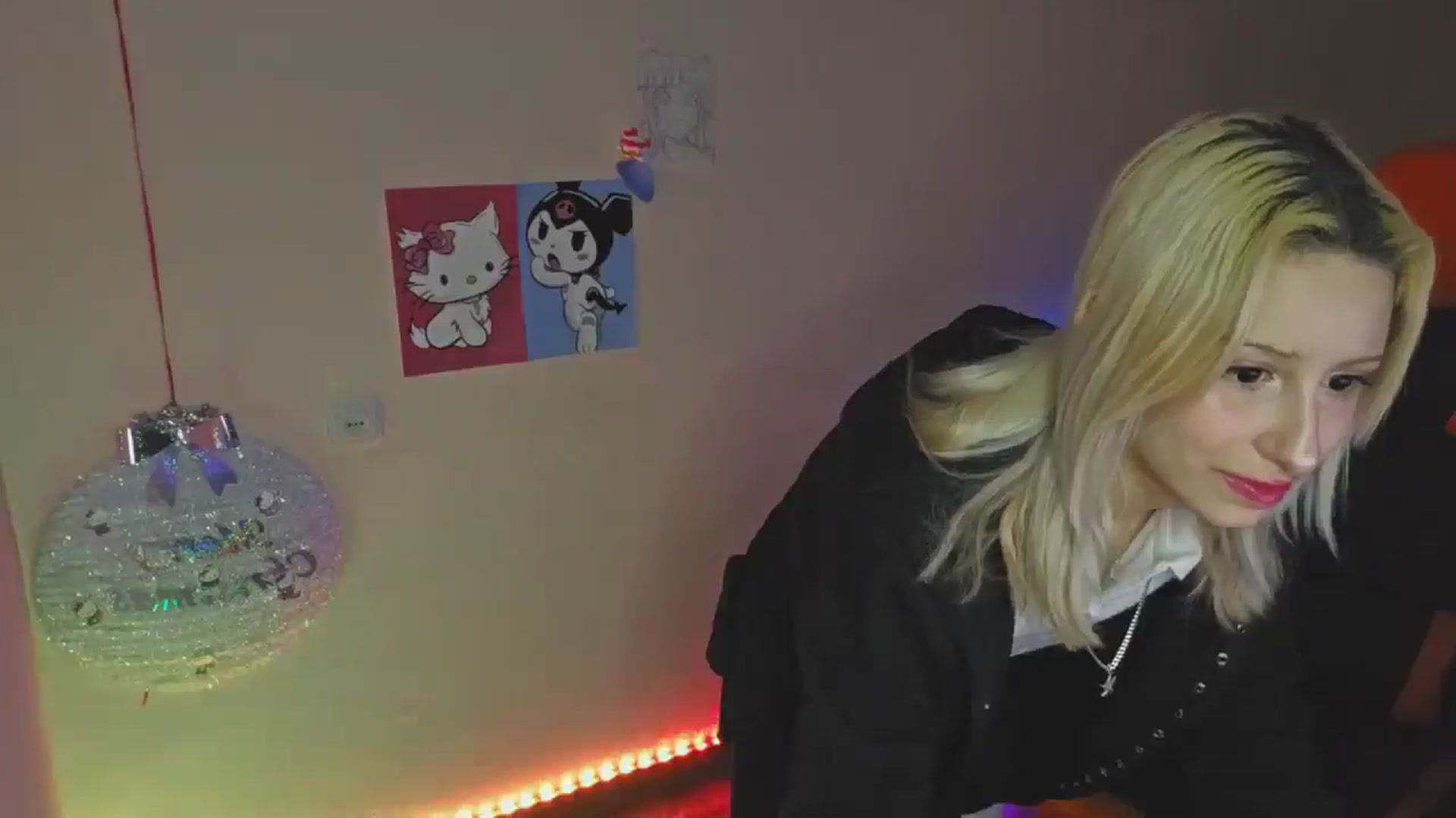Gallery image thumbnail from PureBlush_xo's myfreecams stream on, 01/12/2026, 05:12 image 18 of 20