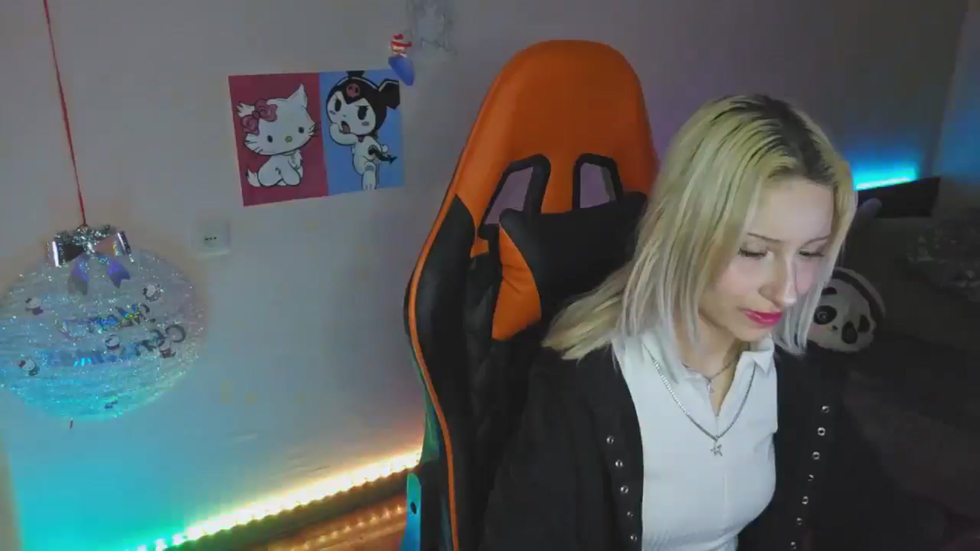 Gallery image thumbnail from PureBlush_xo's myfreecams stream on, 01/12/2026, 05:12 image 16 of 20