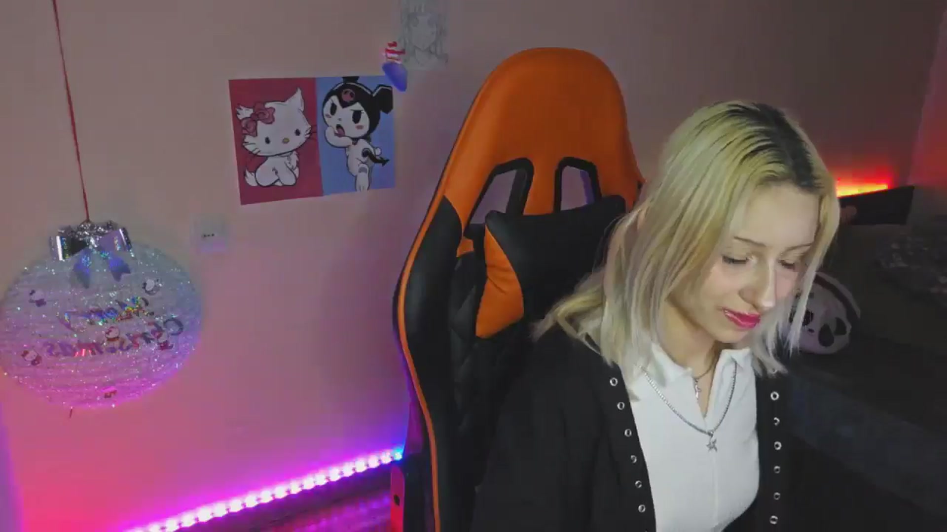 Gallery image thumbnail from PureBlush_xo's myfreecams stream on, 01/12/2026, 05:12 image 13 of 20