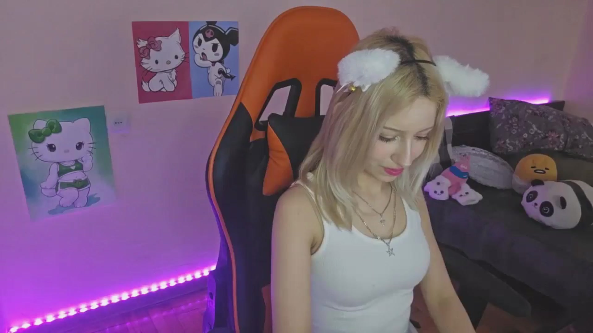 Gallery image thumbnail from PureBlush_xo's myfreecams stream on, 02/16/2026, 06:38 image 15 of 20