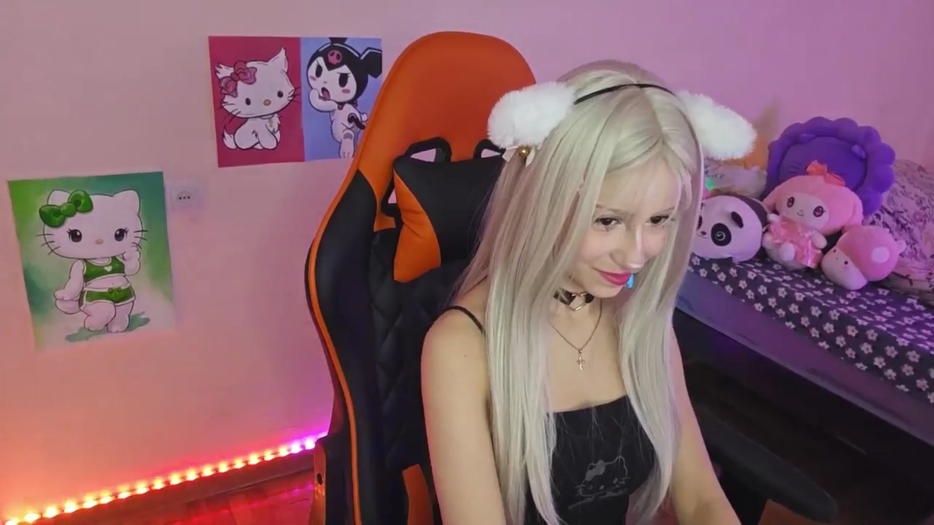 Gallery image thumbnail from PureBlush_xo's myfreecams stream on, 03/17/2026, 06:58 image 9 of 20