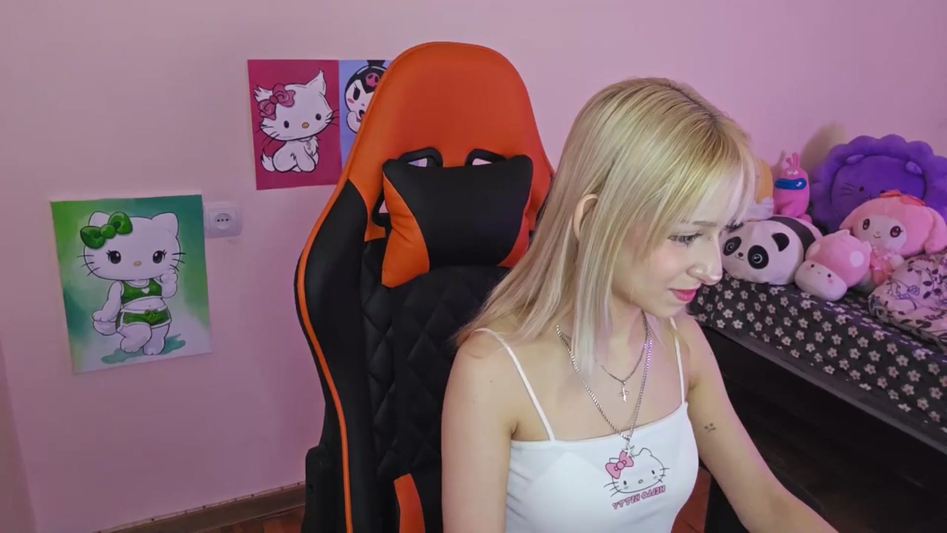 Gallery image thumbnail from PureBlush_xo's myfreecams stream on, 03/19/2026, 06:20 image 19 of 20
