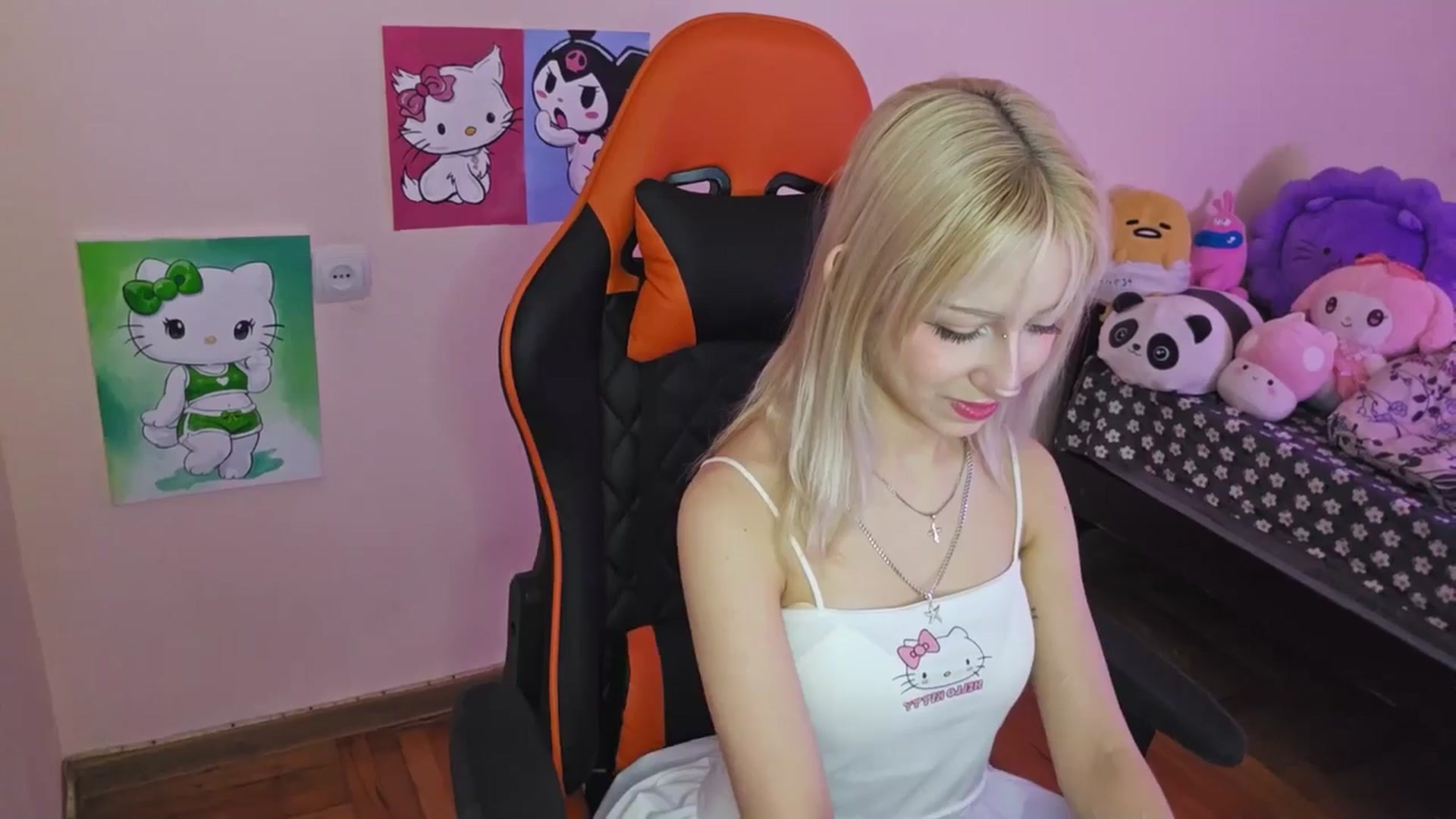 Gallery image thumbnail from PureBlush_xo's myfreecams stream on, 03/19/2026, 06:20 image 14 of 20