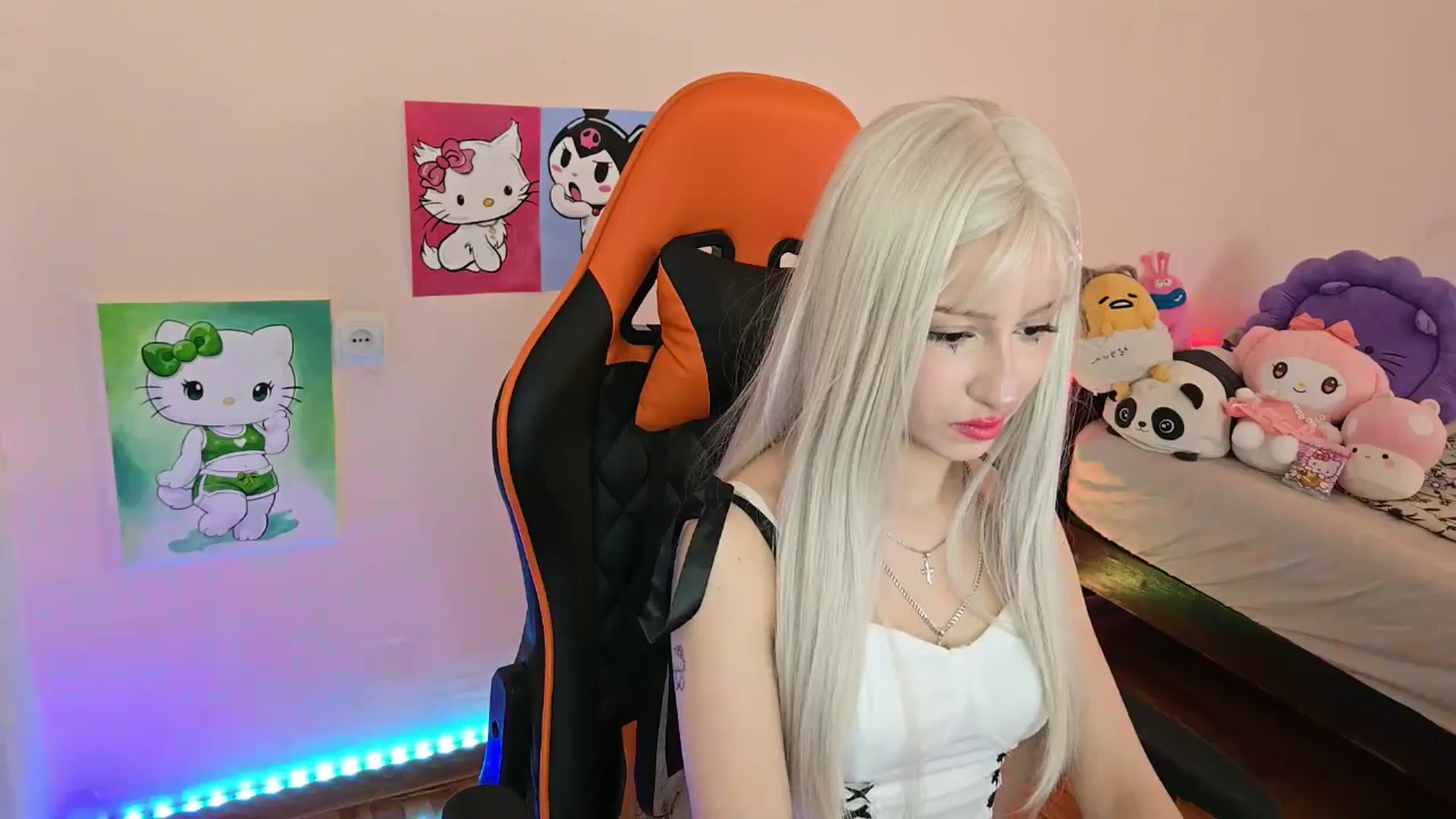 Gallery image thumbnail from PureBlush_xo's myfreecams stream on, 04/07/2026, 08:02 image 12 of 20