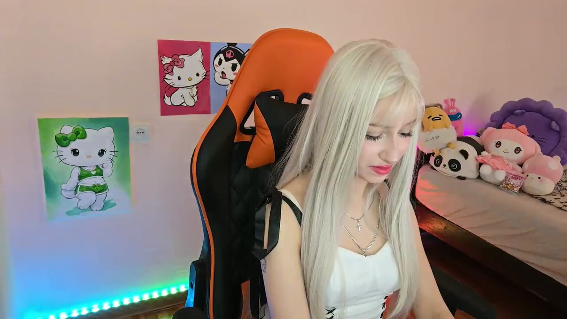 Gallery image thumbnail from PureBlush_xo's myfreecams stream on, 04/07/2026, 08:02 image 8 of 20