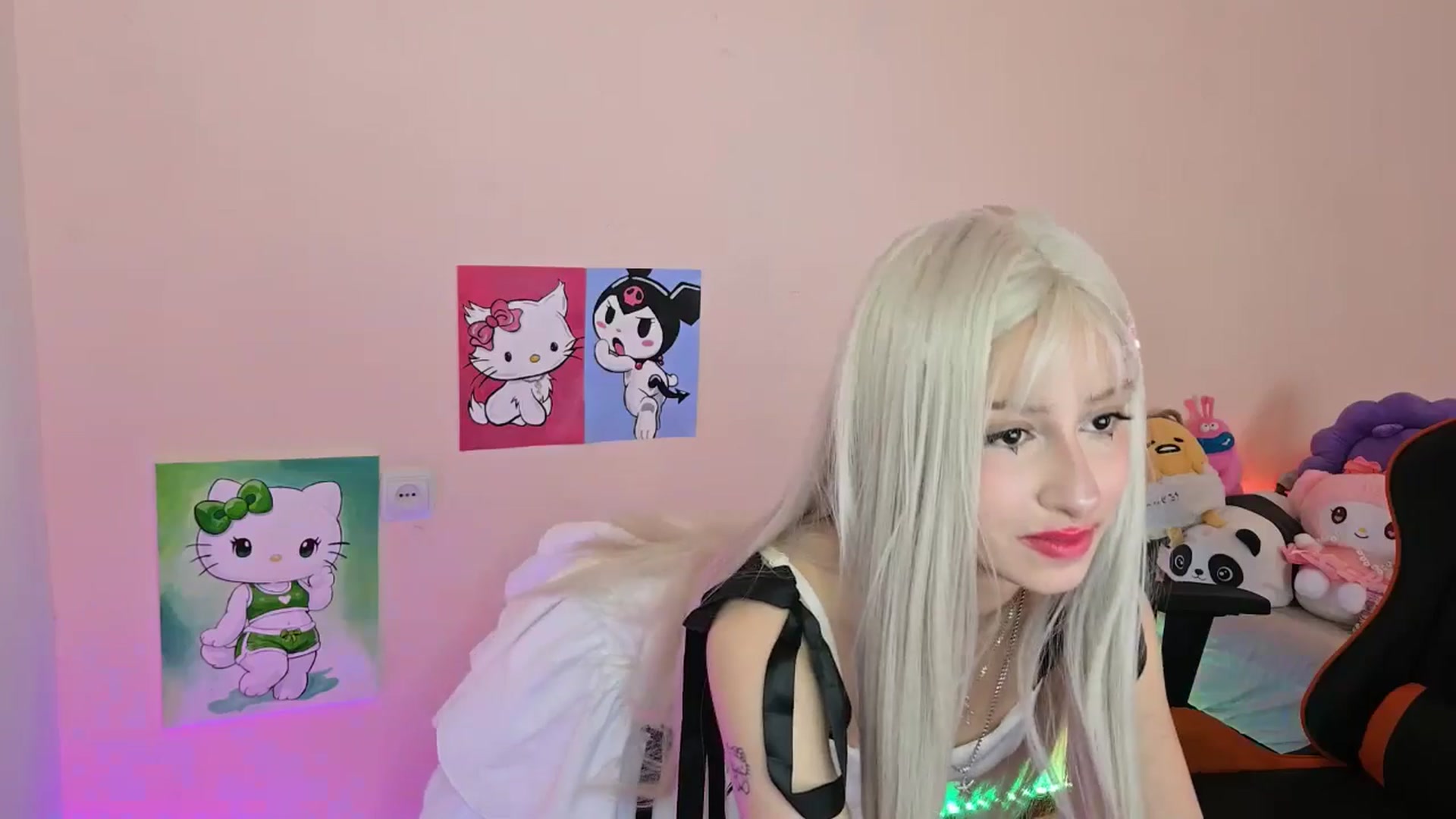Gallery image thumbnail from PureBlush_xo's myfreecams stream on, 04/07/2026, 08:02 image 18 of 20