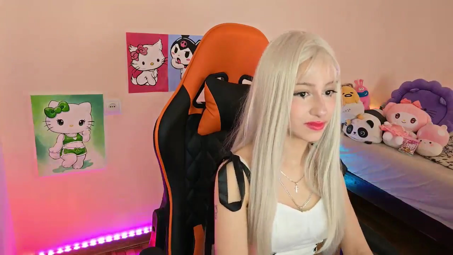 Gallery image thumbnail from PureBlush_xo's myfreecams stream on, 04/07/2026, 08:02 image 3 of 20