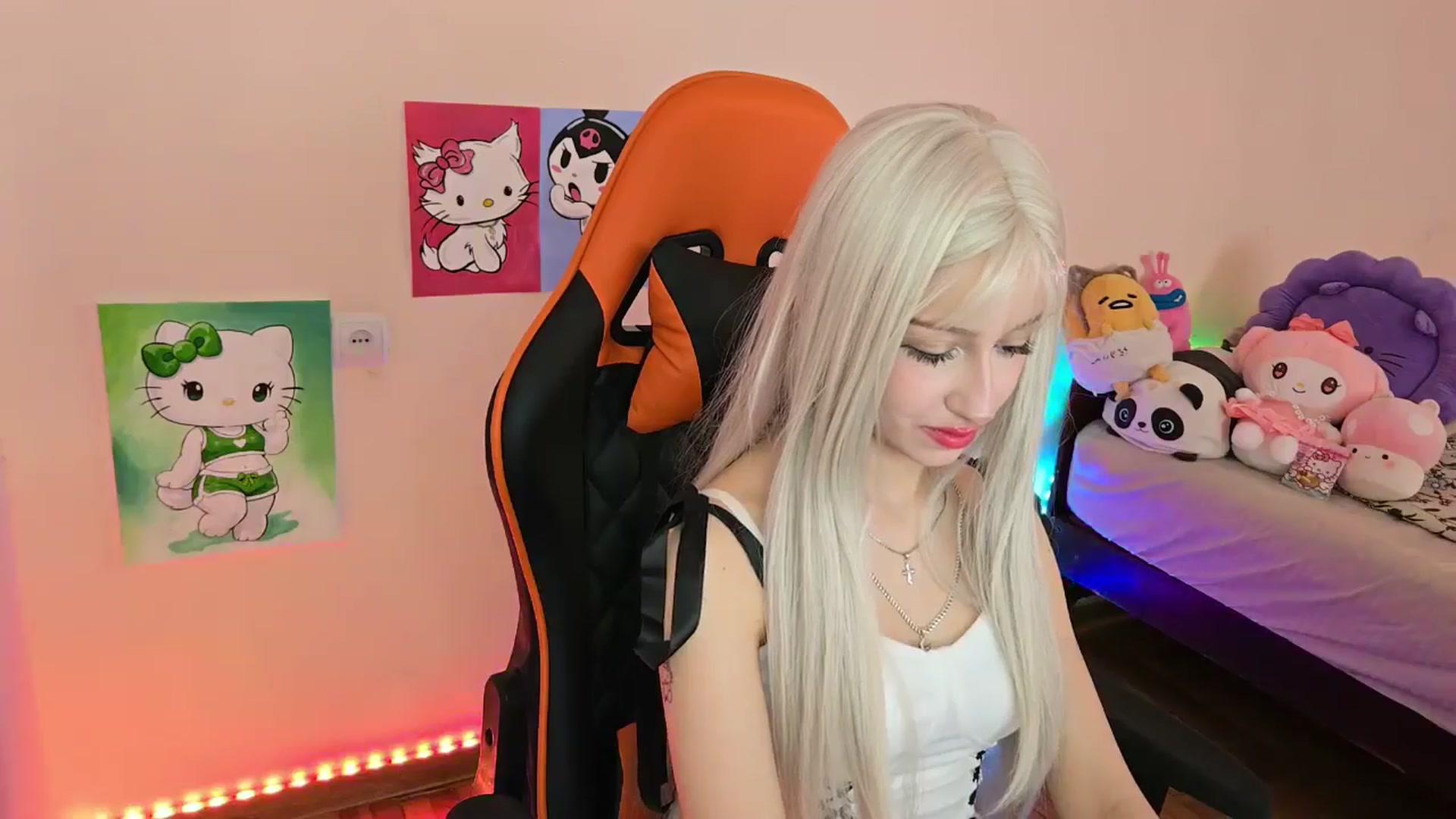 Gallery image thumbnail from PureBlush_xo's myfreecams stream on, 04/07/2026, 08:02 image 9 of 20