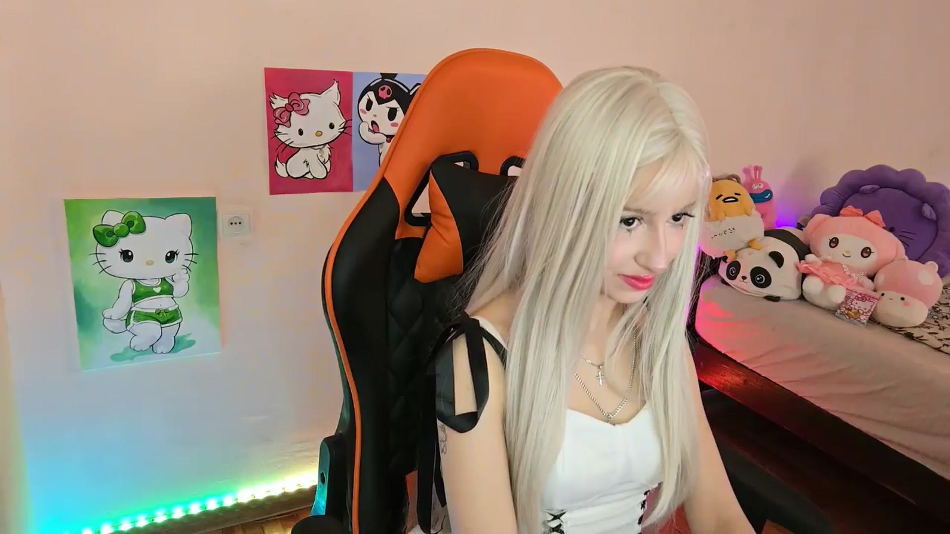 Gallery image thumbnail from PureBlush_xo's myfreecams stream on, 04/07/2026, 08:02 image 4 of 20