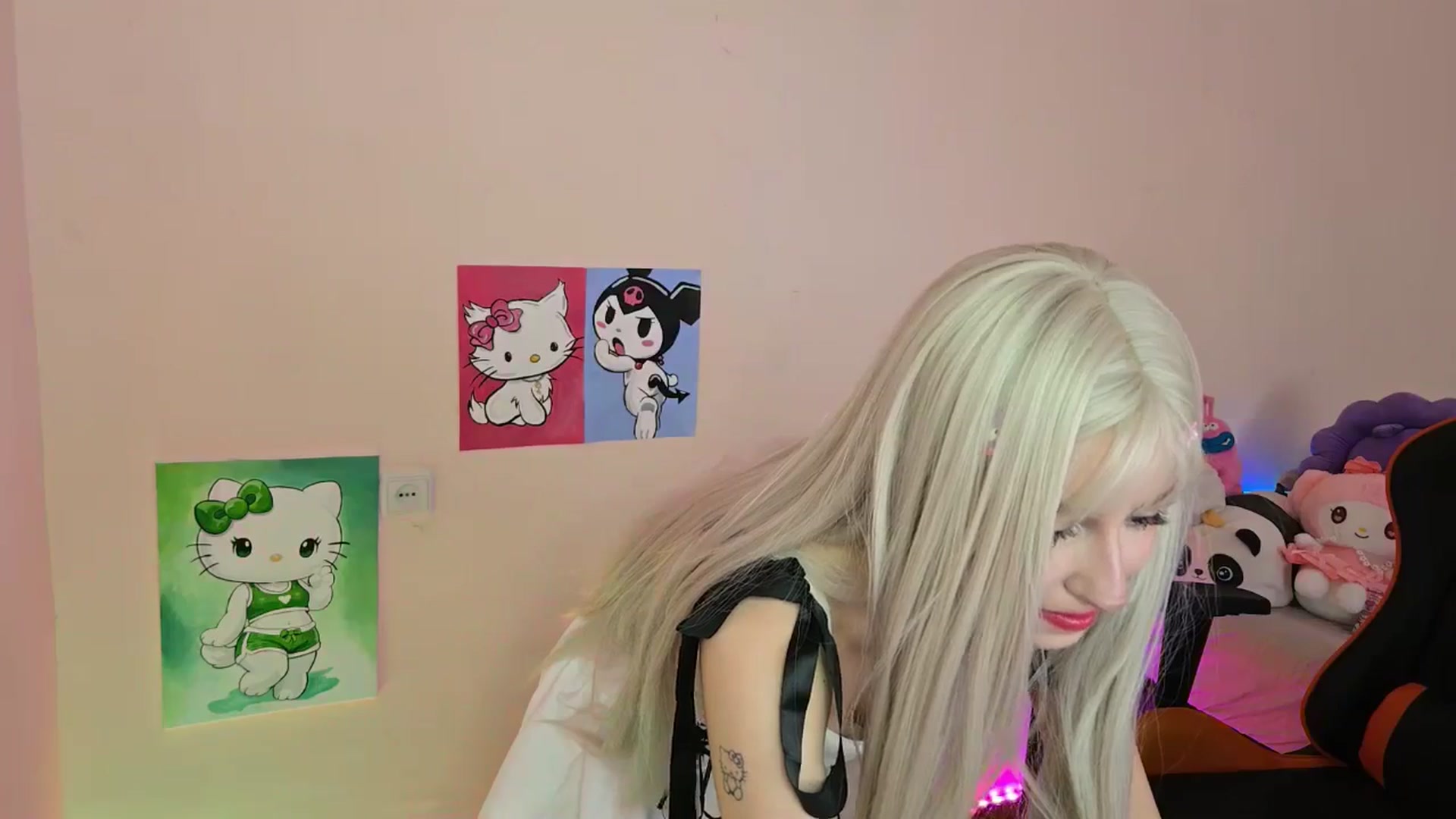 Gallery image thumbnail from PureBlush_xo's myfreecams stream on, 04/07/2026, 08:02 image 19 of 20