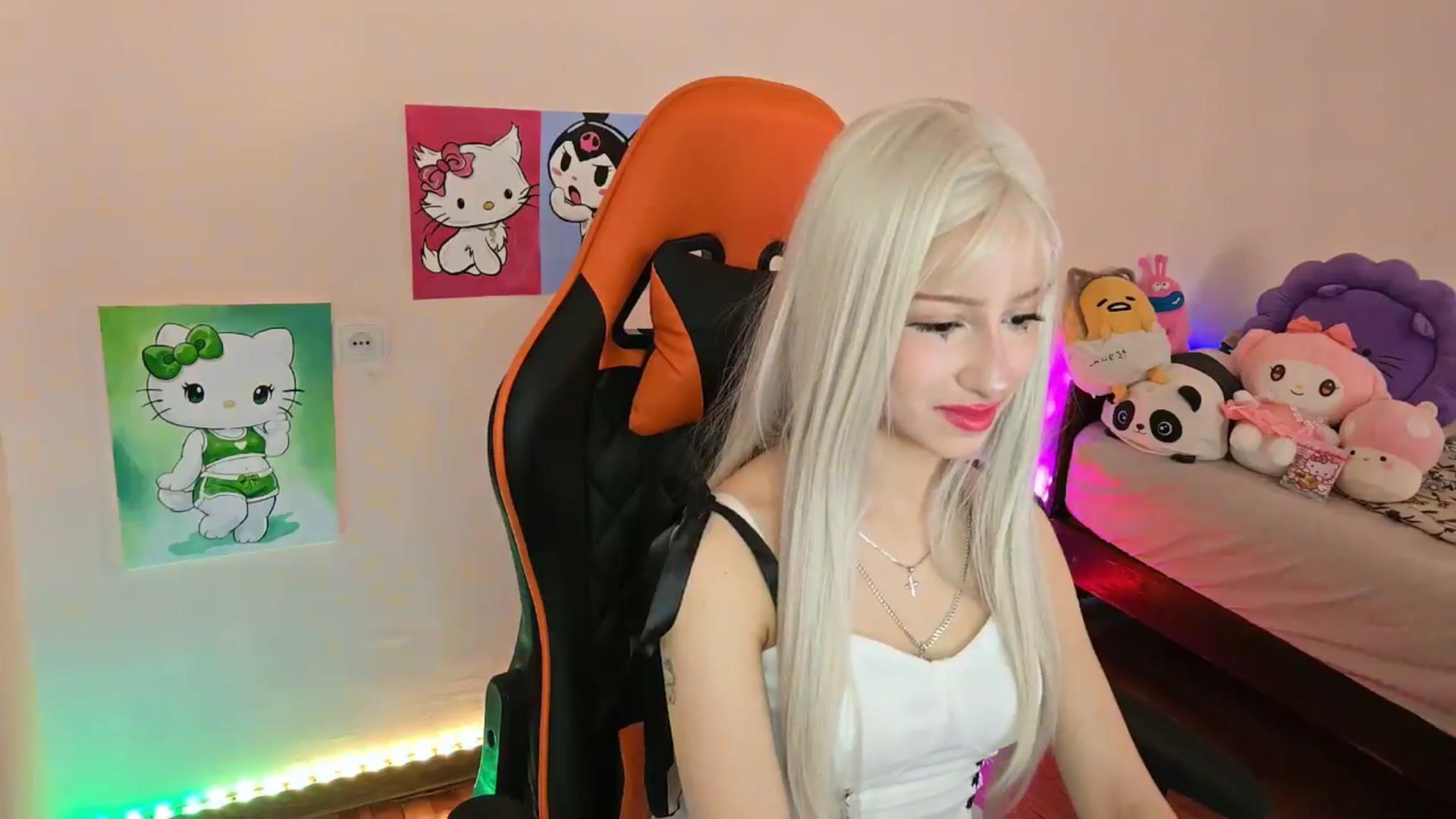 Gallery image thumbnail from PureBlush_xo's myfreecams stream on, 04/07/2026, 08:02 image 2 of 20