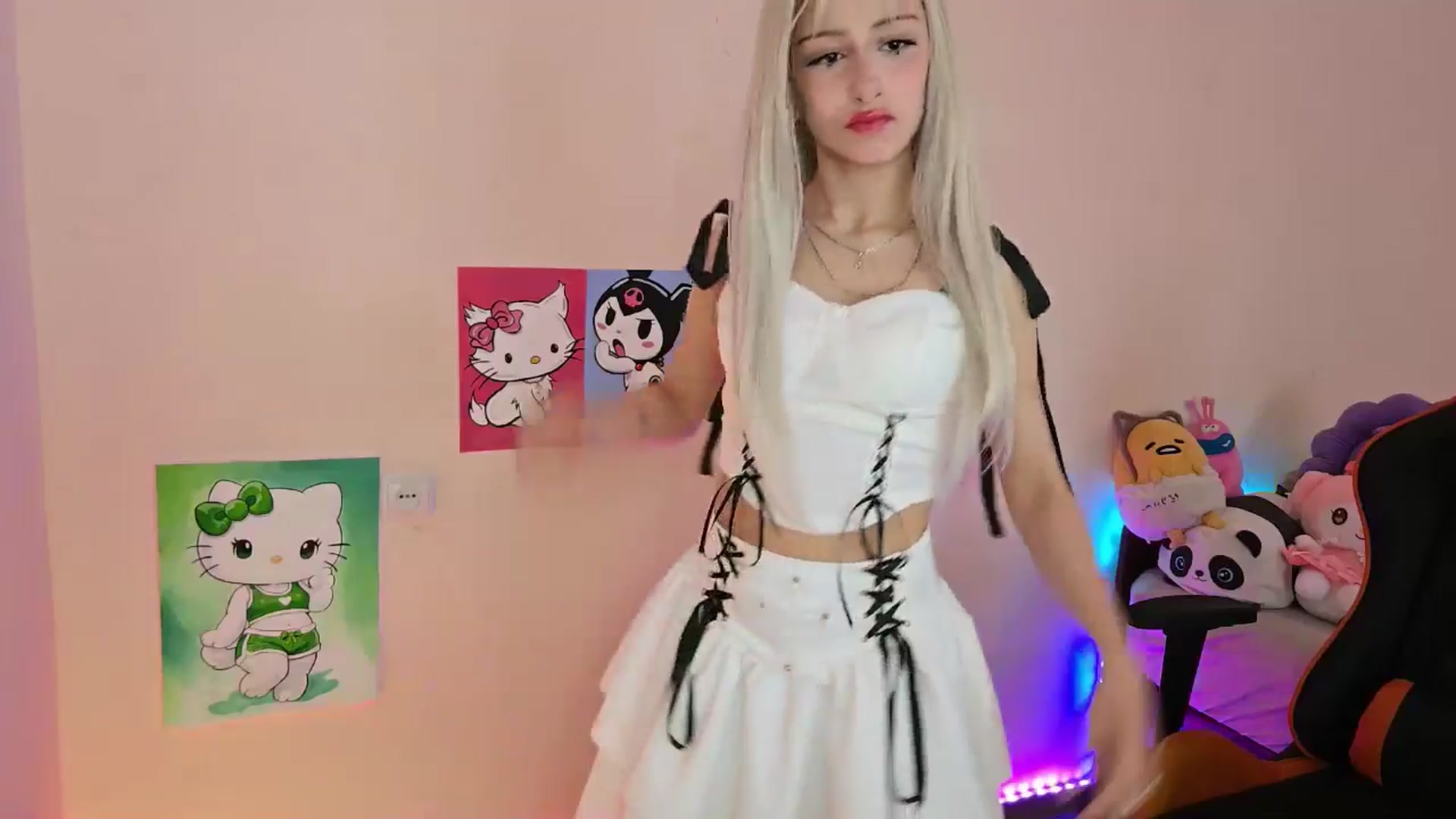 Gallery image thumbnail from PureBlush_xo's myfreecams stream on, 04/07/2026, 08:02 image 13 of 20