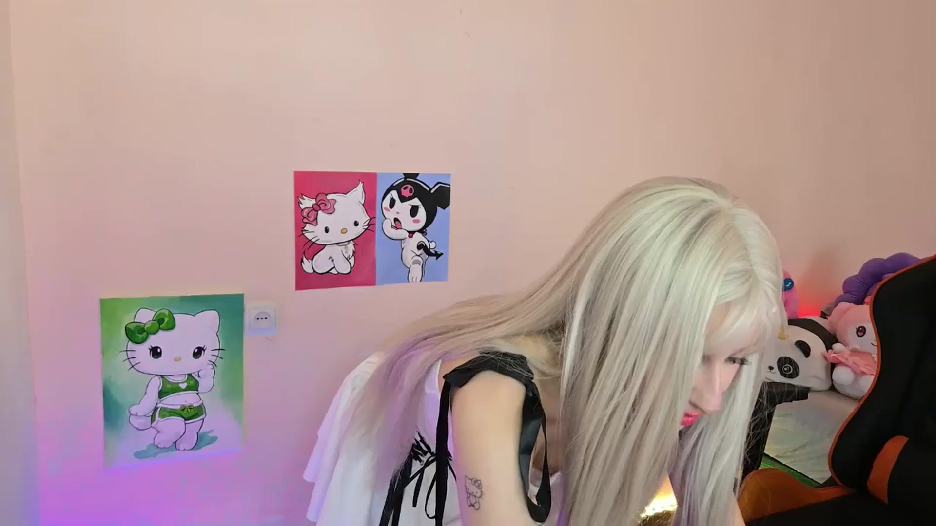 Gallery image thumbnail from PureBlush_xo's myfreecams stream on, 04/07/2026, 08:02 image 14 of 20