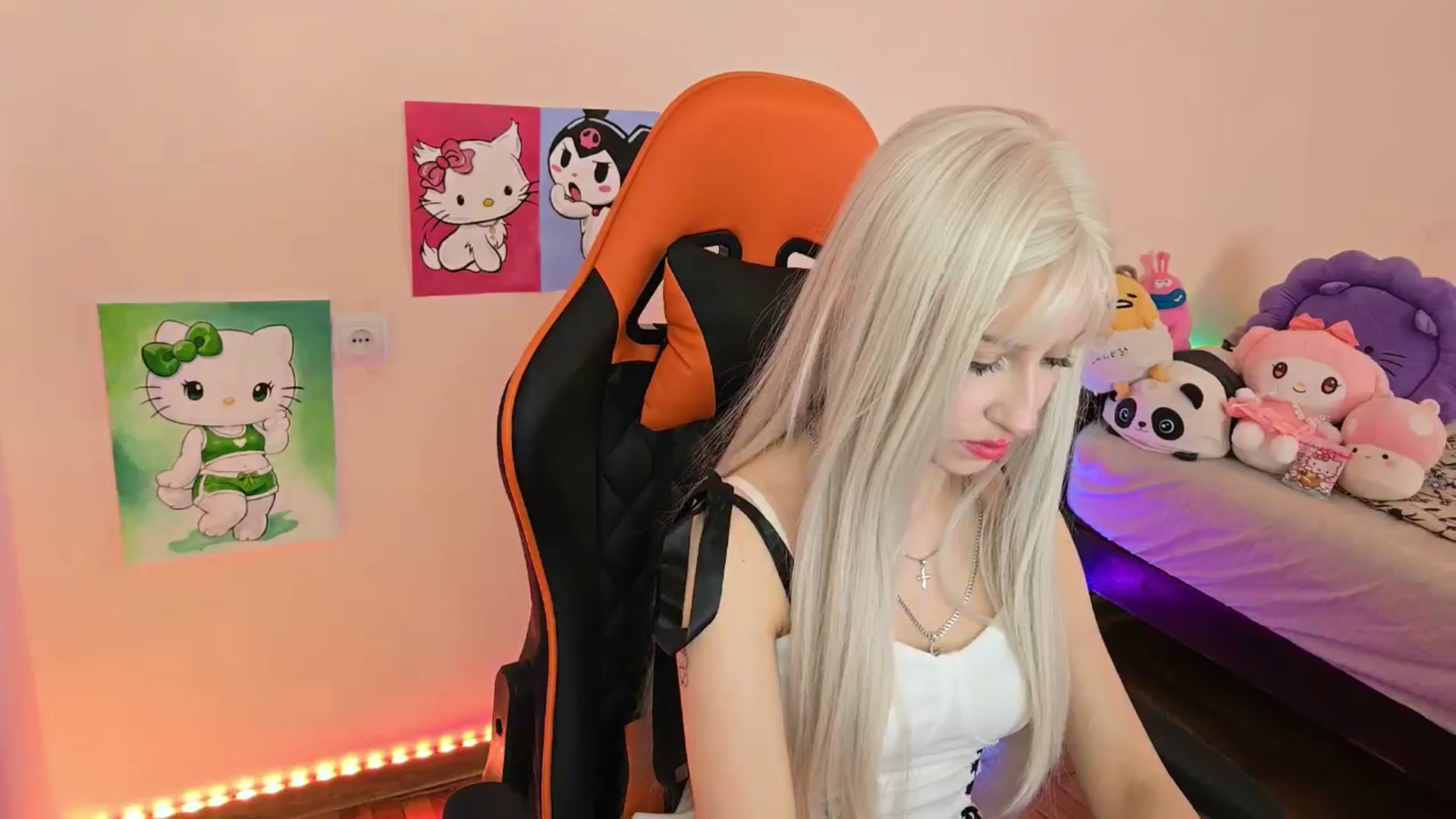 Gallery image thumbnail from PureBlush_xo's myfreecams stream on, 04/07/2026, 08:02 image 11 of 20