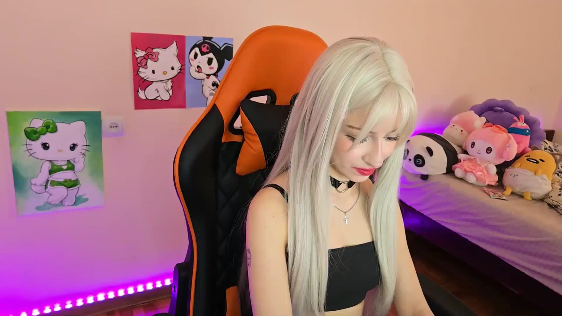 Gallery image thumbnail from PureBlush_xo's myfreecams stream on, 04/08/2026, 07:04 image 18 of 20