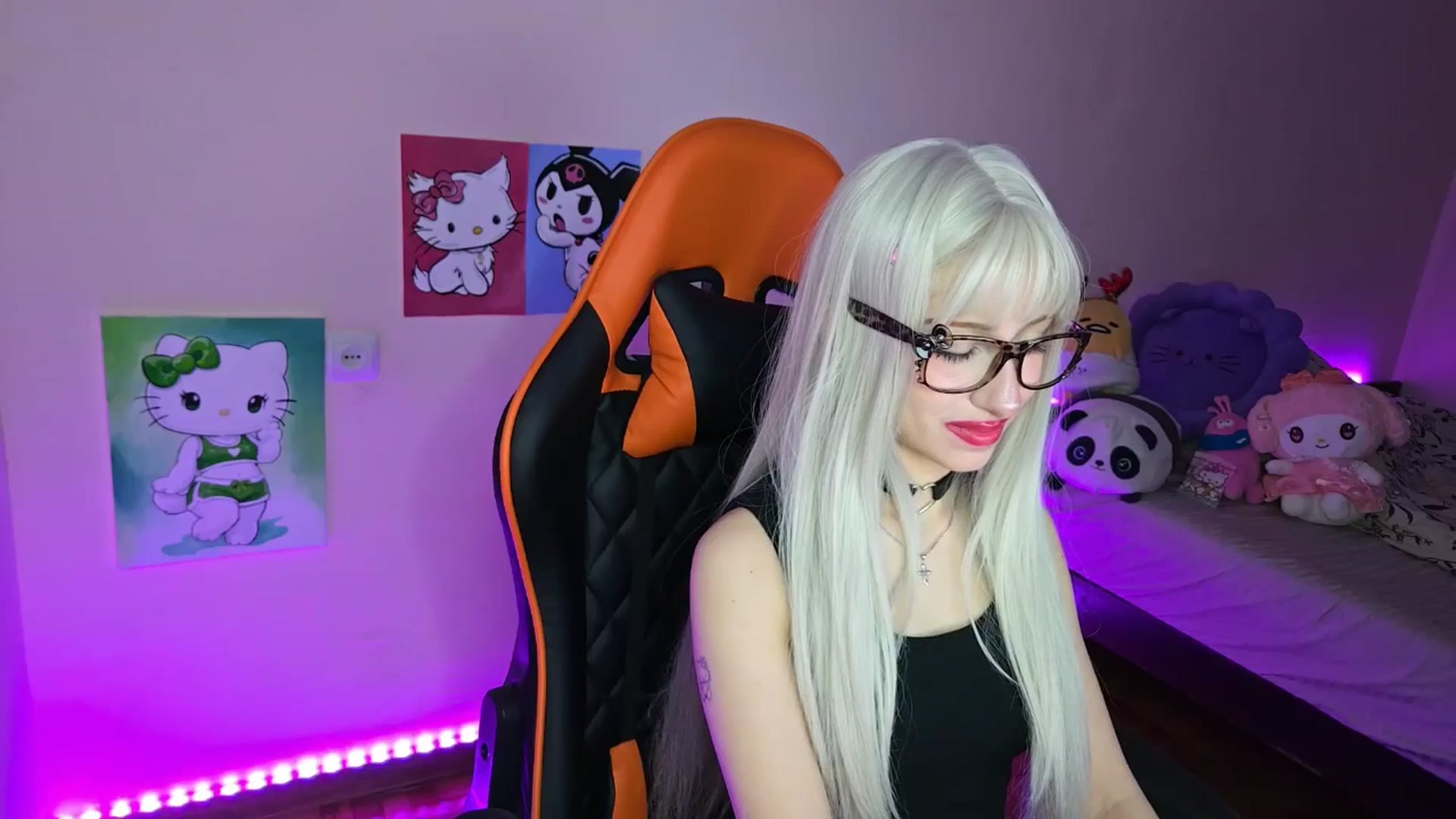 Gallery image thumbnail from PureBlush_xo's myfreecams stream on, 04/13/2026, 24:00 image 17 of 20