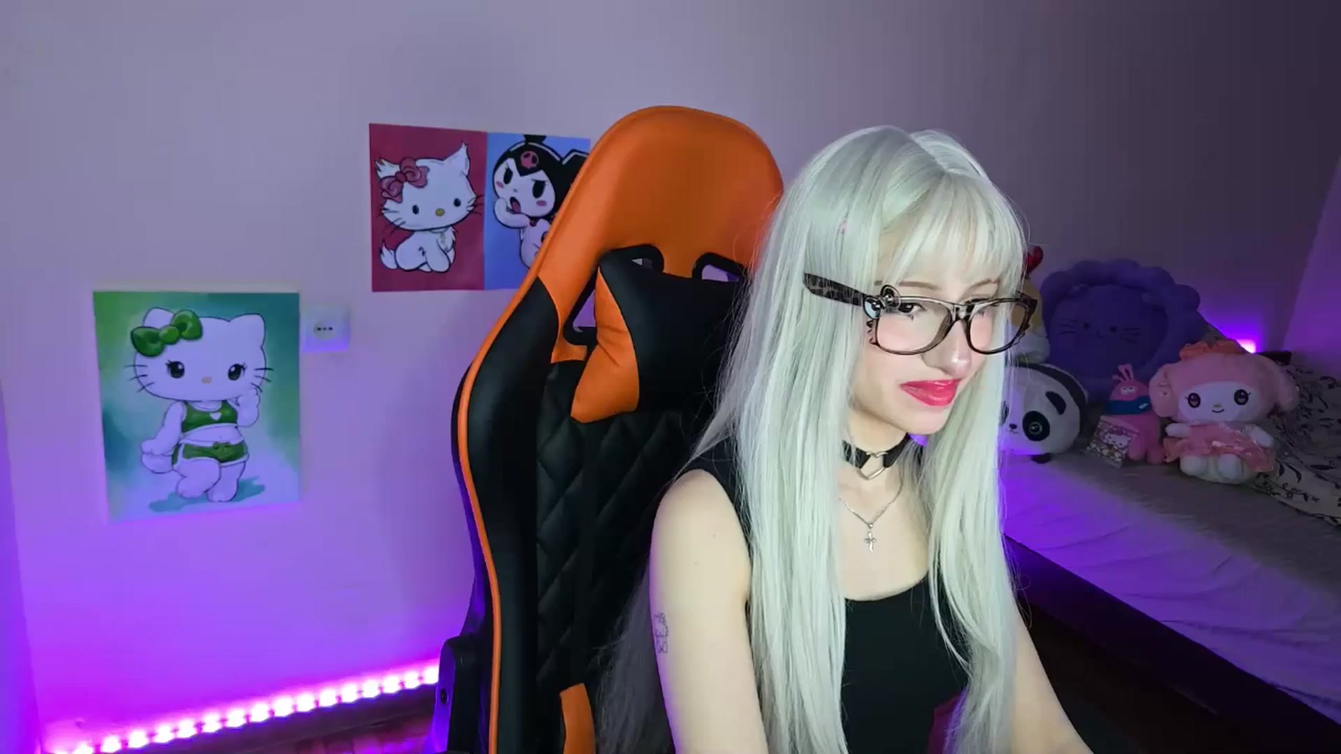 Gallery image thumbnail from PureBlush_xo's myfreecams stream on, 04/13/2026, 24:00 image 15 of 20