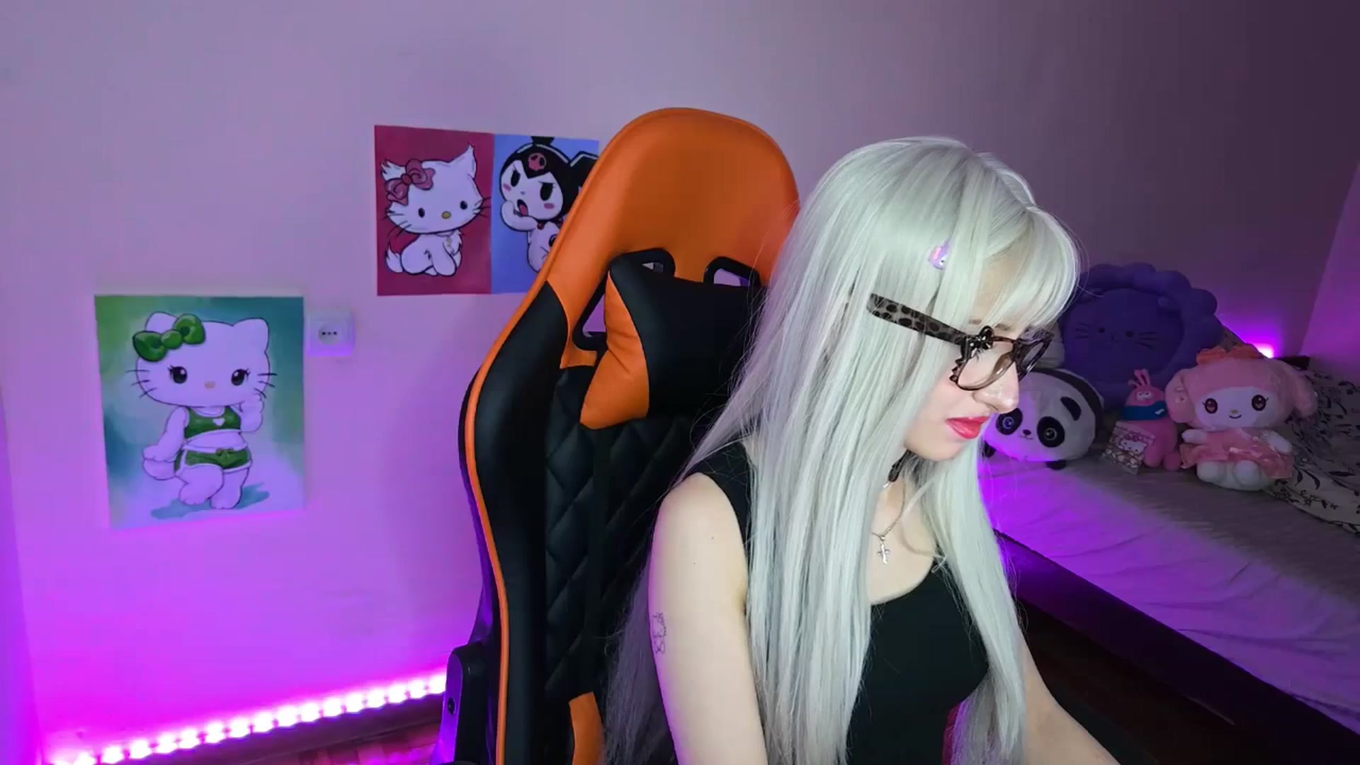 Gallery image thumbnail from PureBlush_xo's myfreecams stream on, 04/13/2026, 24:00 image 20 of 20