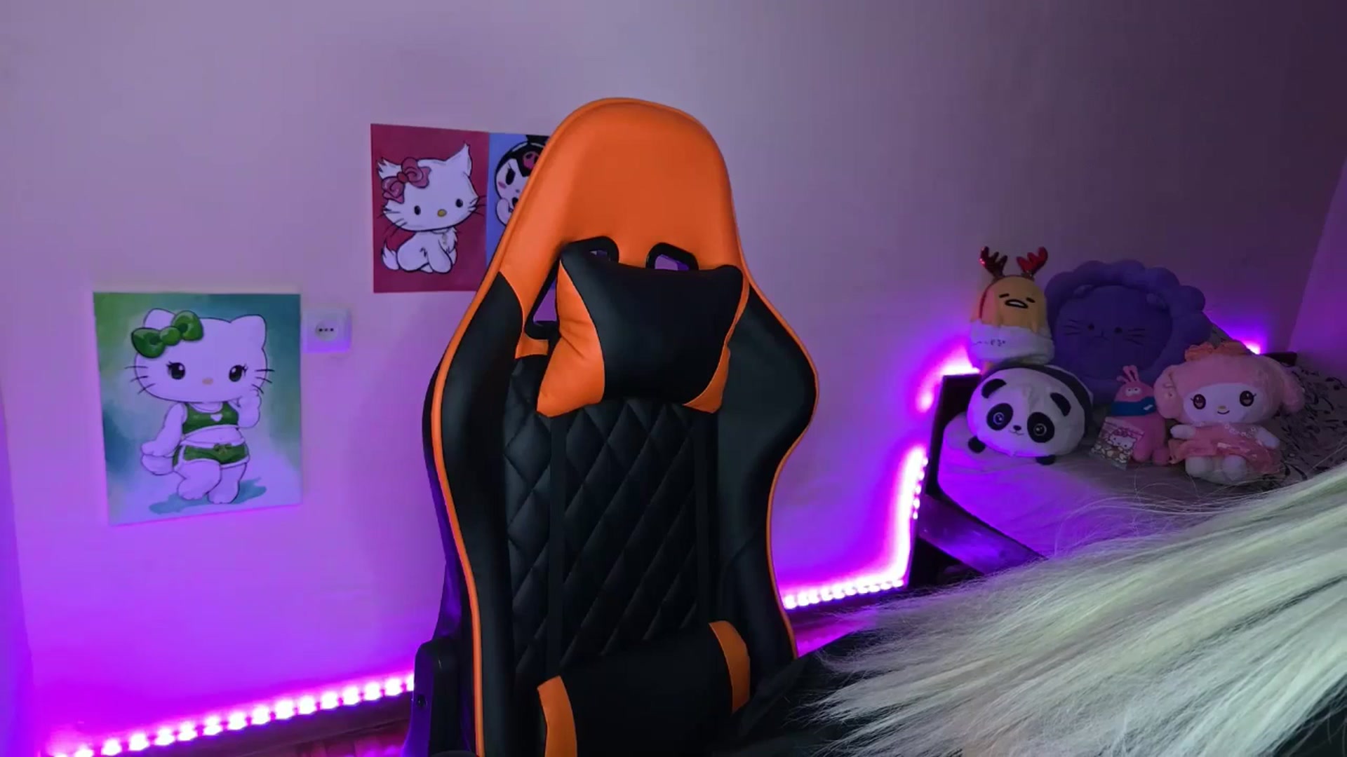 Gallery image thumbnail from PureBlush_xo's myfreecams stream on, 04/13/2026, 24:00 image 18 of 20
