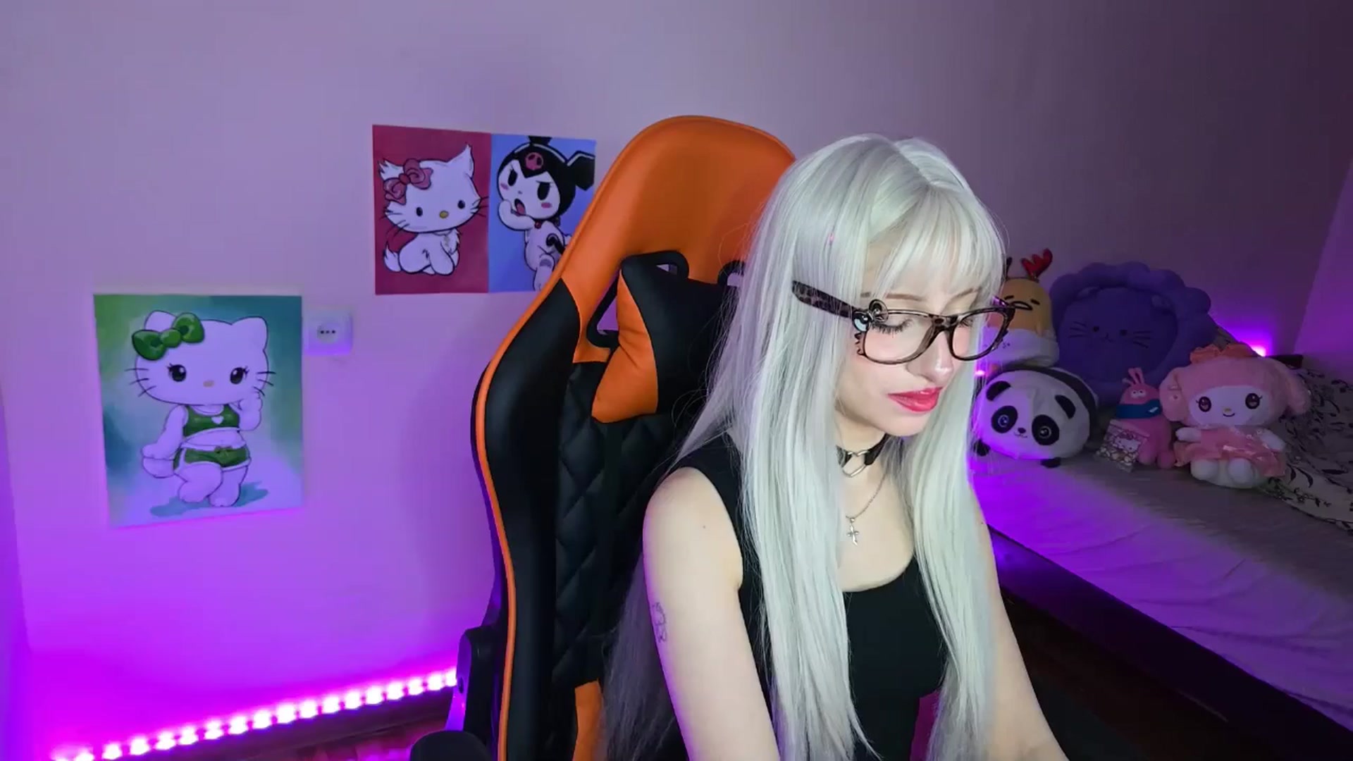 Gallery image thumbnail from PureBlush_xo's myfreecams stream on, 04/13/2026, 24:00 image 13 of 20