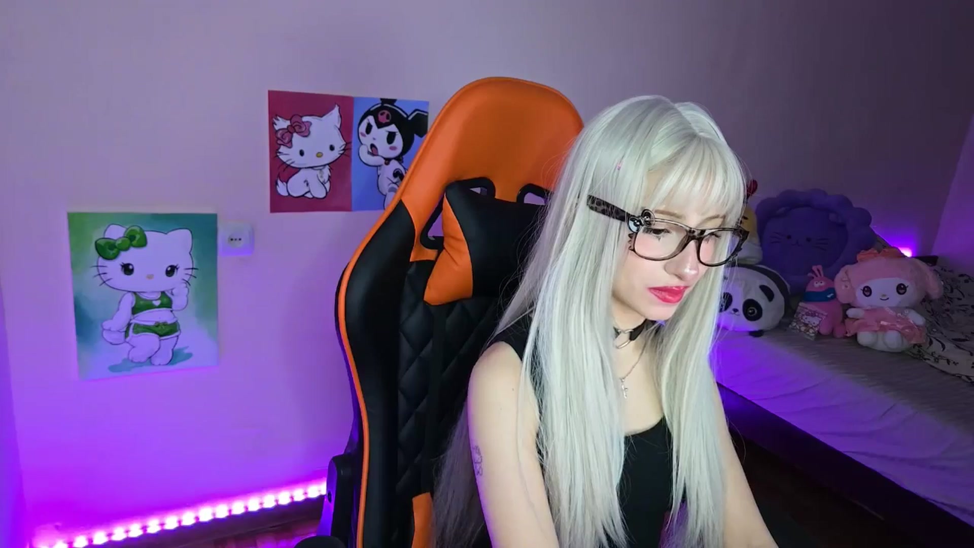 Gallery image thumbnail from PureBlush_xo's myfreecams stream on, 04/13/2026, 24:00 image 5 of 20