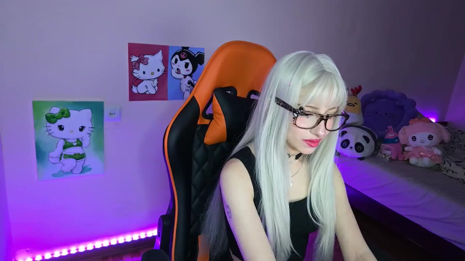 Gallery image thumbnail from PureBlush_xo's myfreecams stream on, 04/13/2026, 24:00 image 14 of 20