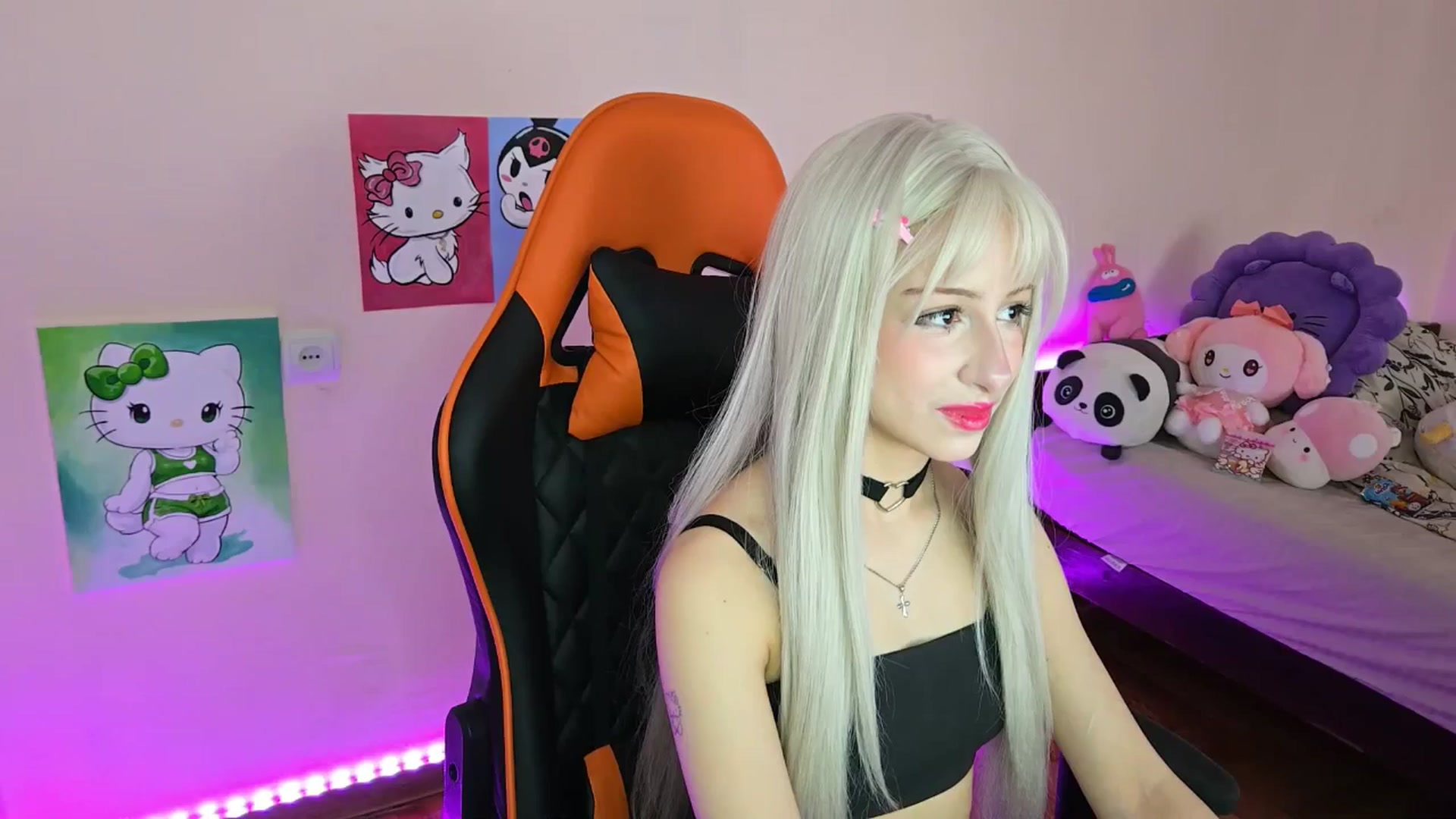 Gallery image thumbnail from PureBlush_xo's myfreecams stream on, 04/15/2026, 06:01 image 12 of 20