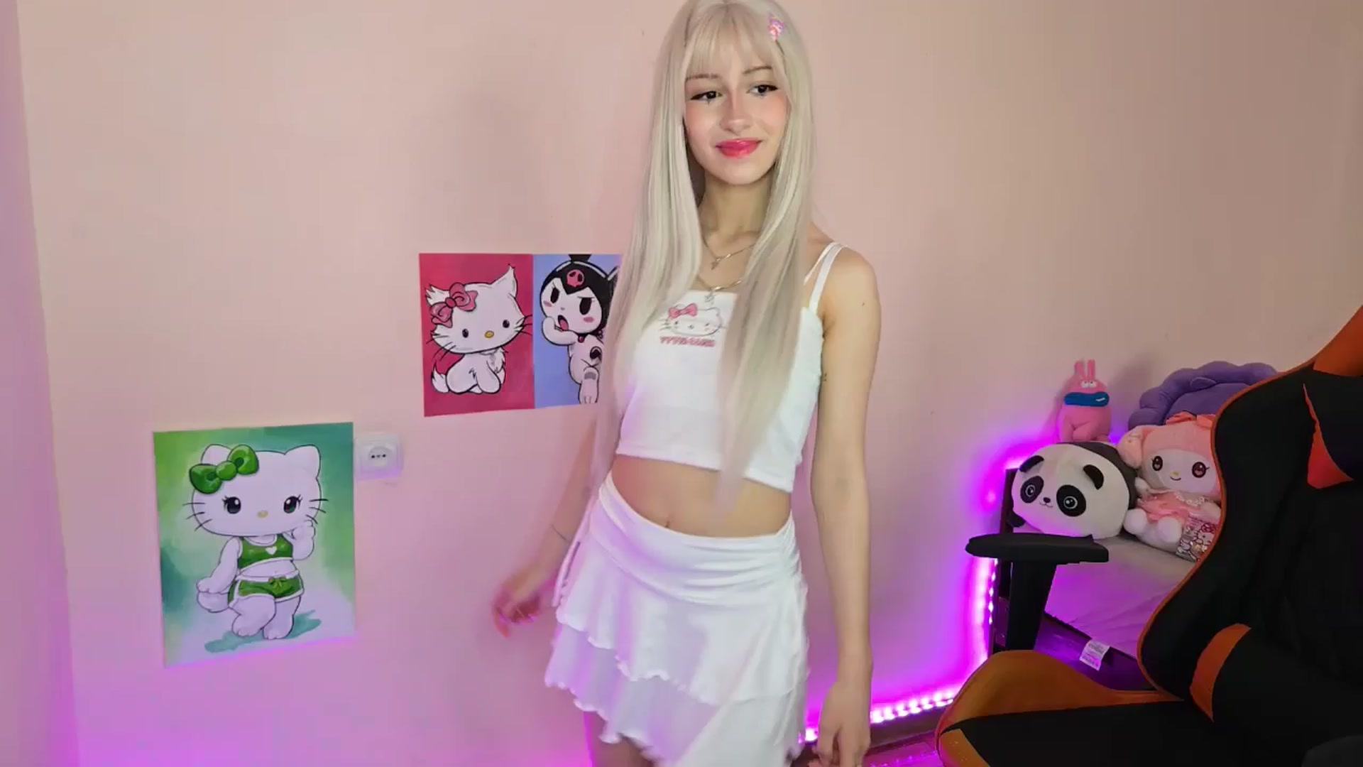 Gallery image thumbnail from PureBlush_xo's myfreecams stream on, 04/16/2026, 06:45 image 17 of 20
