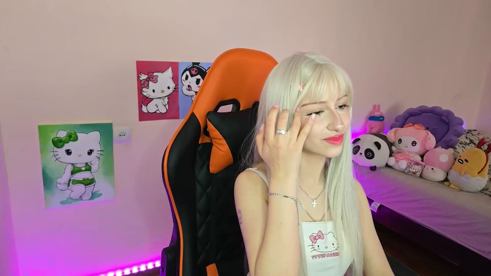 Gallery image thumbnail from PureBlush_xo's myfreecams stream on, 04/16/2026, 06:45 image 2 of 20