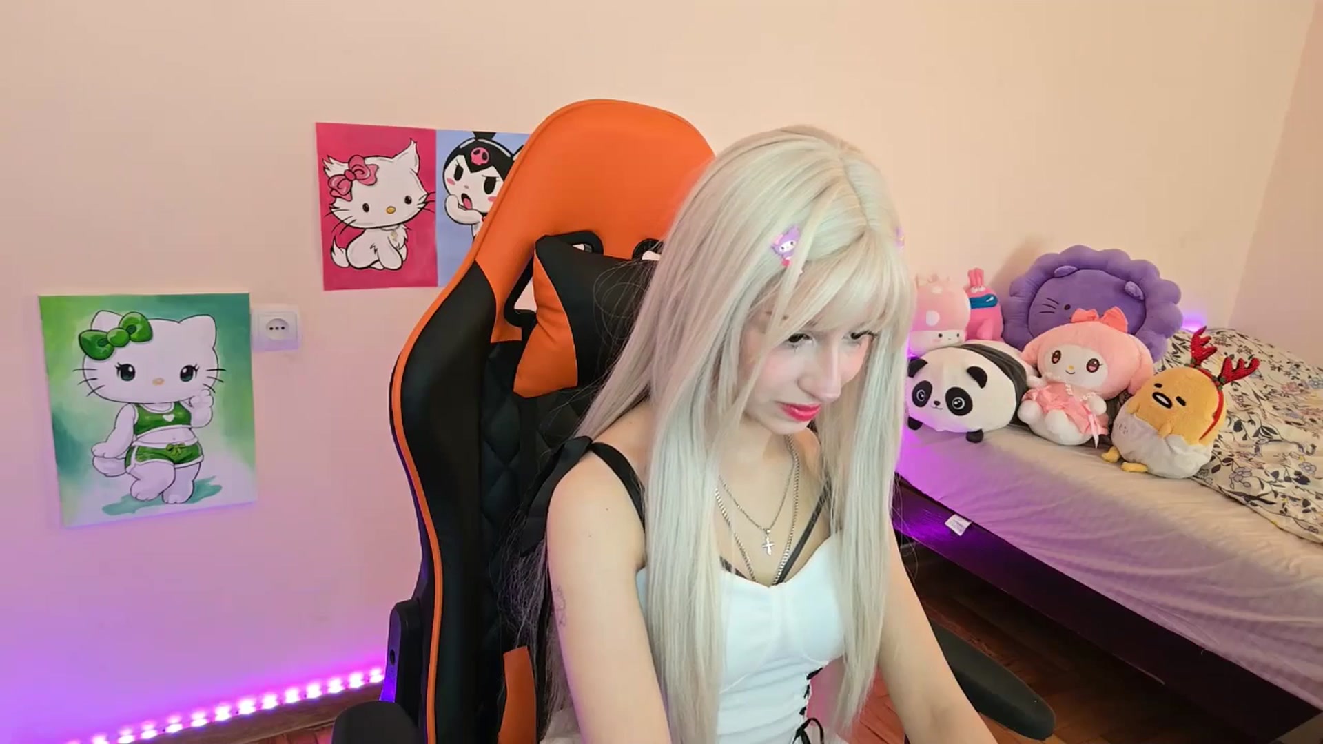 Gallery image thumbnail from PureBlush_xo's myfreecams stream on, 04/19/2026, 07:27 image 15 of 20