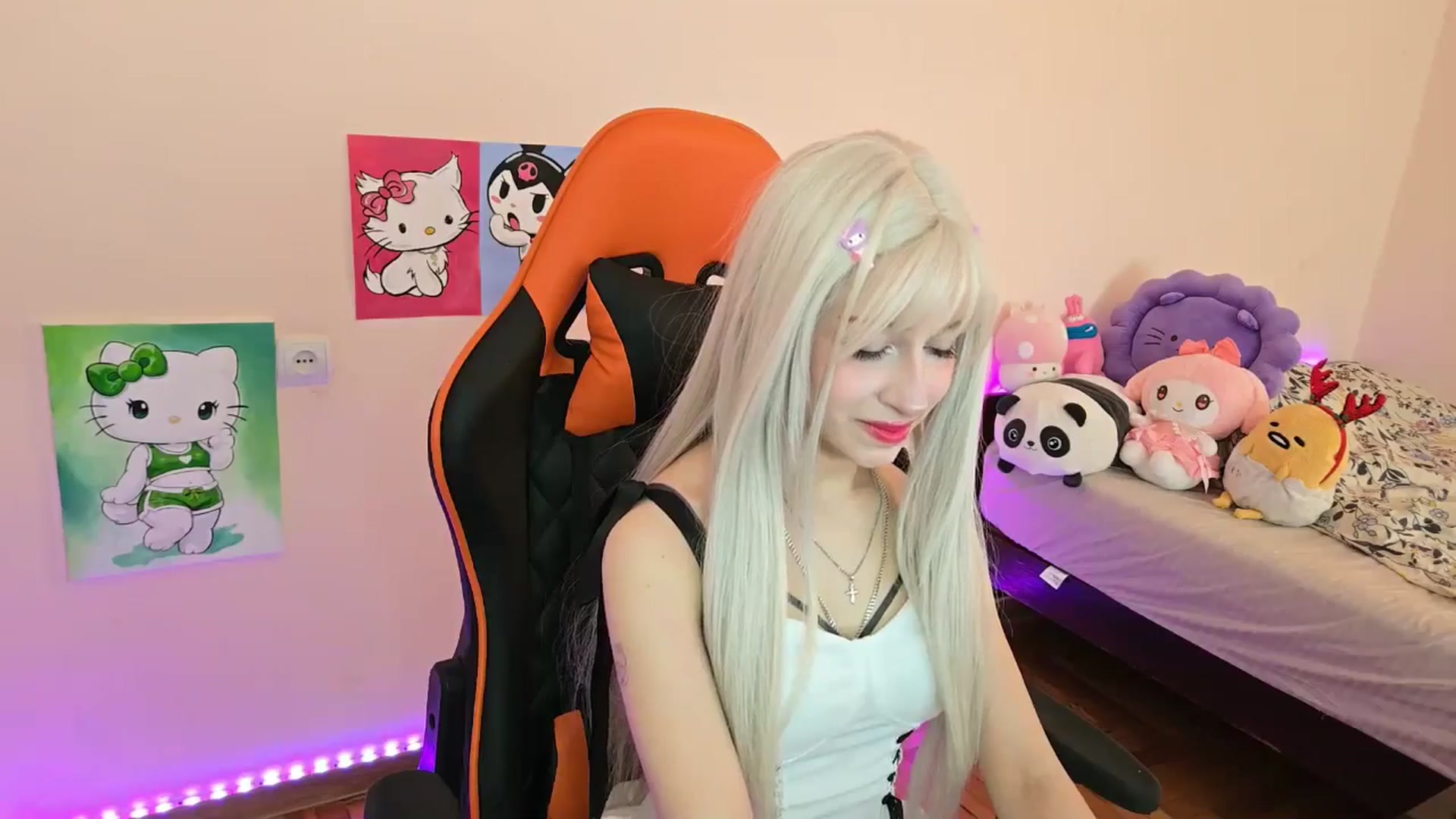 Gallery image thumbnail from PureBlush_xo's myfreecams stream on, 04/19/2026, 07:27 image 17 of 20