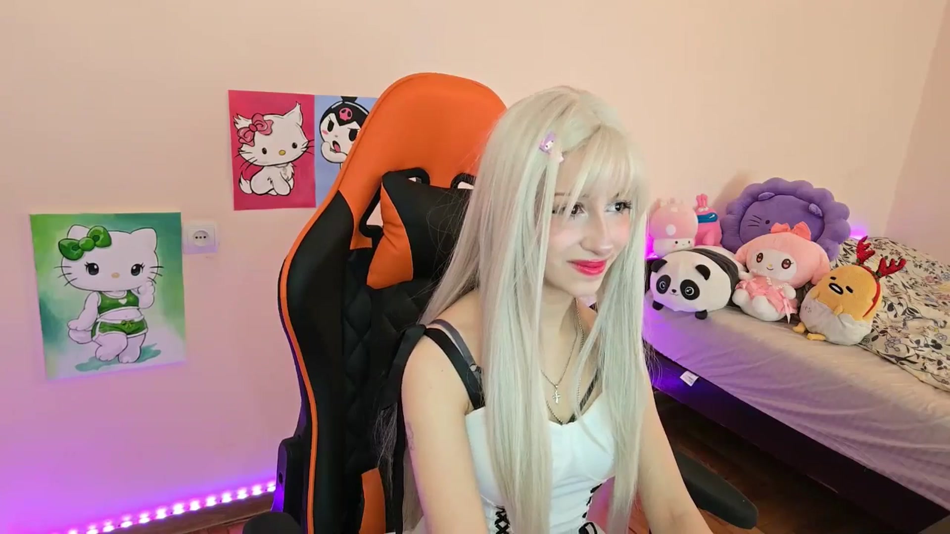 Gallery image thumbnail from PureBlush_xo's myfreecams stream on, 04/19/2026, 07:27 image 6 of 20